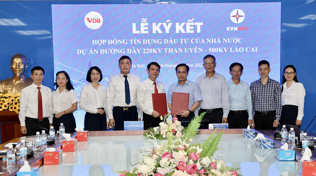 EVNNPT và VDB ký hợp đồng tín dụng đầu tư dự án đường dây 220kV Than Uyên - 500kV Lào Cai- Ảnh 1. EVNNPT và VDB ký hợp đồng tín dụng đầu tư dự án đường dây 220kV Than Uyên - 500kV Lào Cai- Ảnh 1.