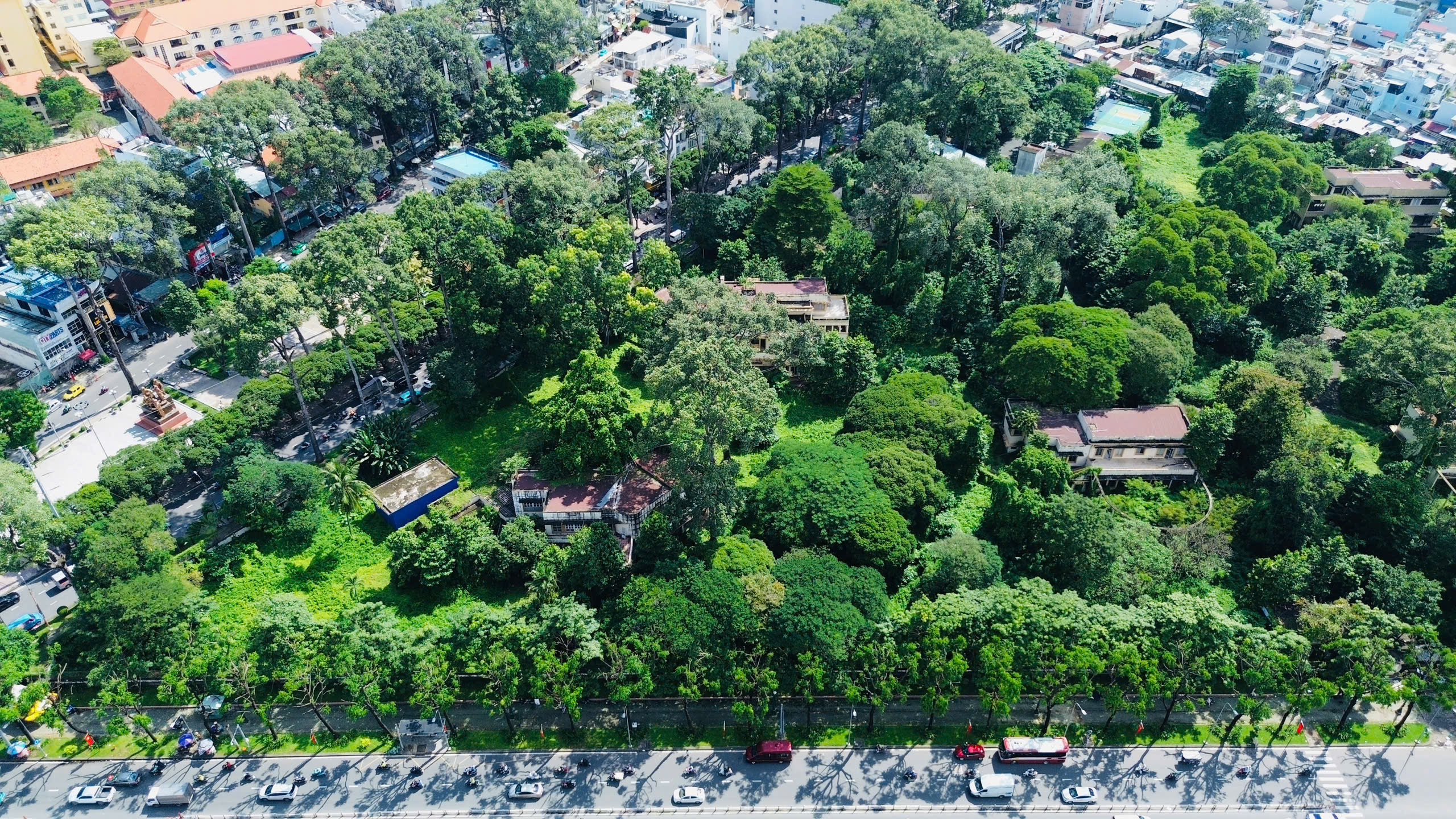 Cận cảnh khu đất “tam giác vàng” ở trung tâm TP.HCM chờ hồi sinh sau gần thập kỷ bỏ hoang- Ảnh 10. Cận cảnh khu đất “tam giác vàng” ở trung tâm TP.HCM chờ hồi sinh sau gần thập kỷ bỏ hoang- Ảnh 10.