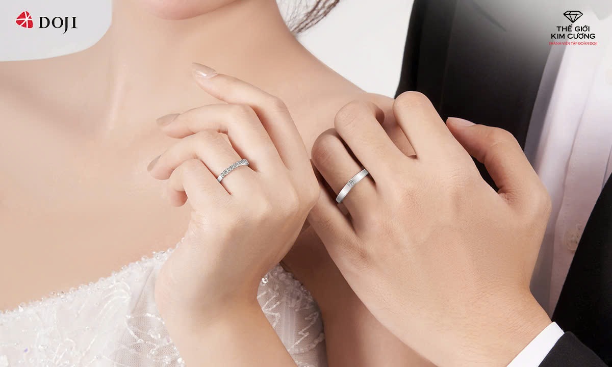 Cách chọn nhẫn cưới kim cương đúng điệu- Ảnh 3. Cách chọn nhẫn cưới kim cương đúng điệu- Ảnh 3.