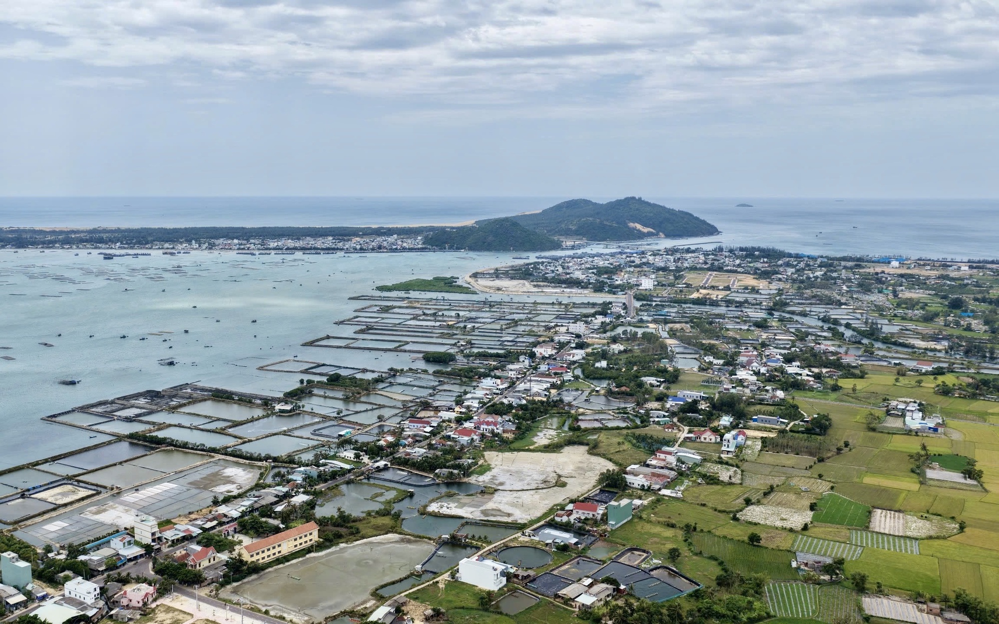 Dự án điện gió hơn 48.000 tỷ đồng ở Gia Lai có quy mô thế nào?- Ảnh 3. Gia Lai: Lộ diện nhà đầu tư dự án gần 2.000 tỷ đồng tại Khu đô thị Cát Khánh