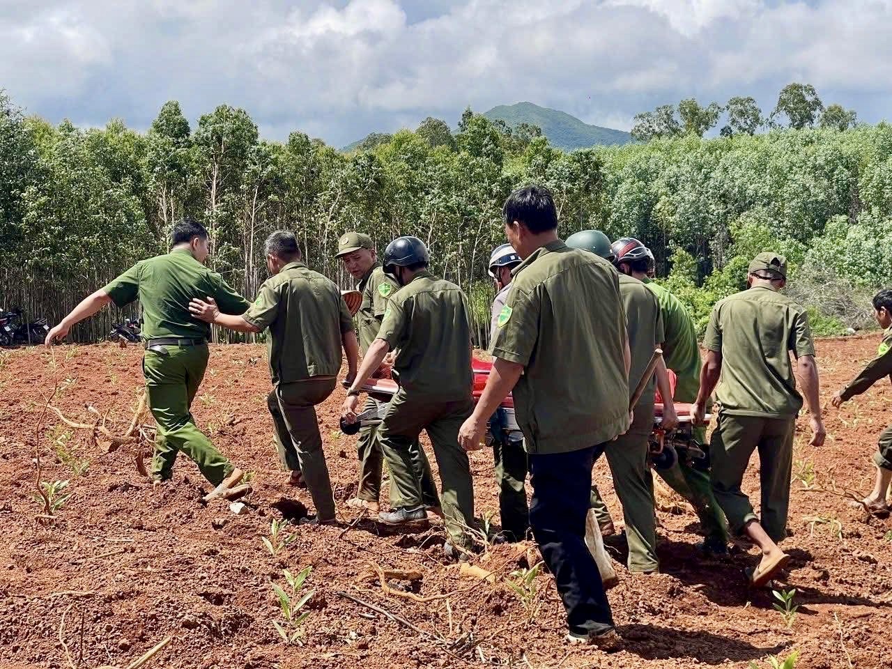 Cứu sống người đàn ông  ở Gia Lai rơi xuống giếng hoang sau 1 đêm- Ảnh 1.