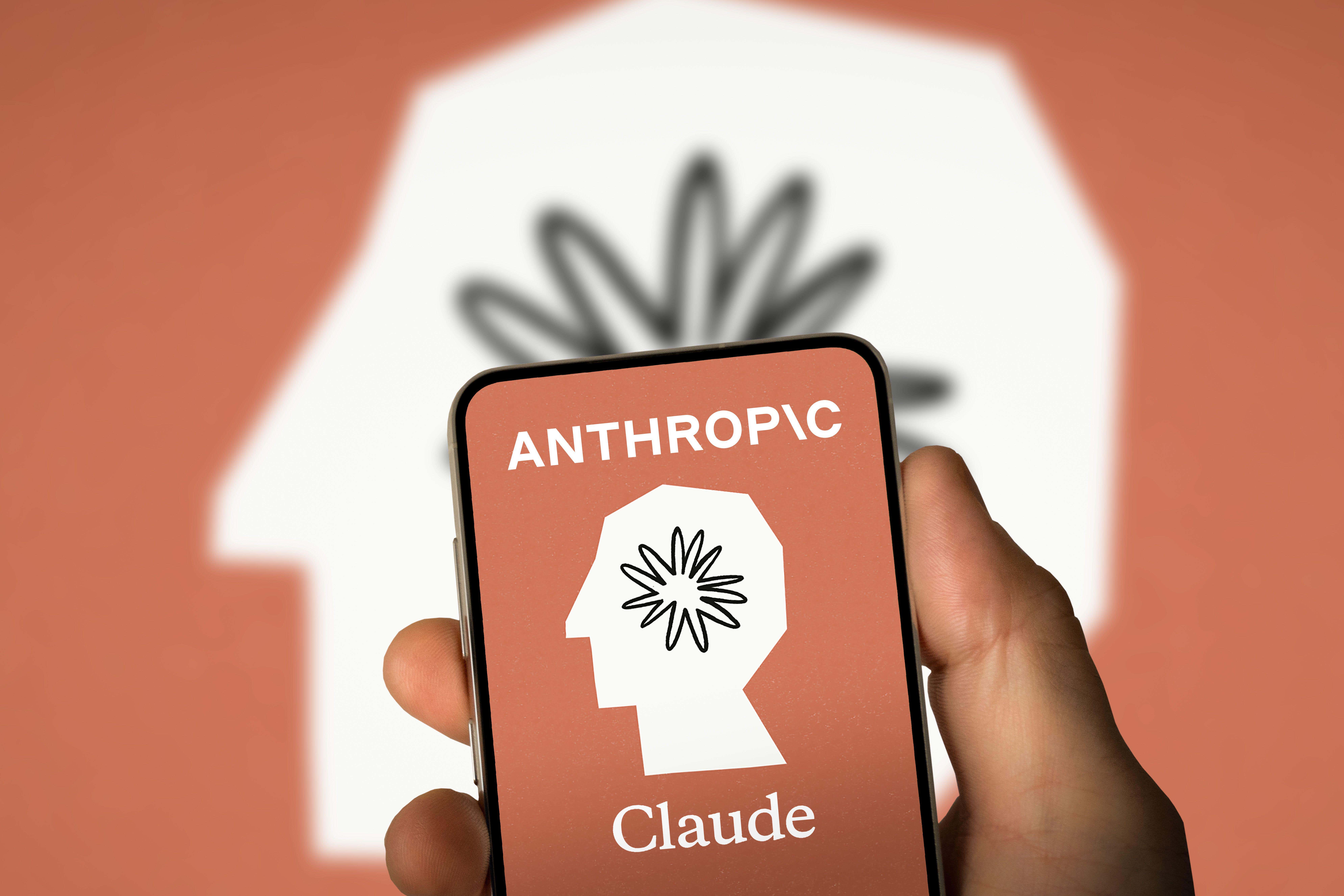 Công ty khởi nghiệp trí tuệ nhân tạo Anthropic đặt mục tiêu tăng gấp gần ba lần doanh thu- Ảnh 1. Công ty khởi nghiệp trí tuệ nhân tạo Anthropic đặt mục tiêu tăng gấp gần ba lần doanh thu- Ảnh 1.