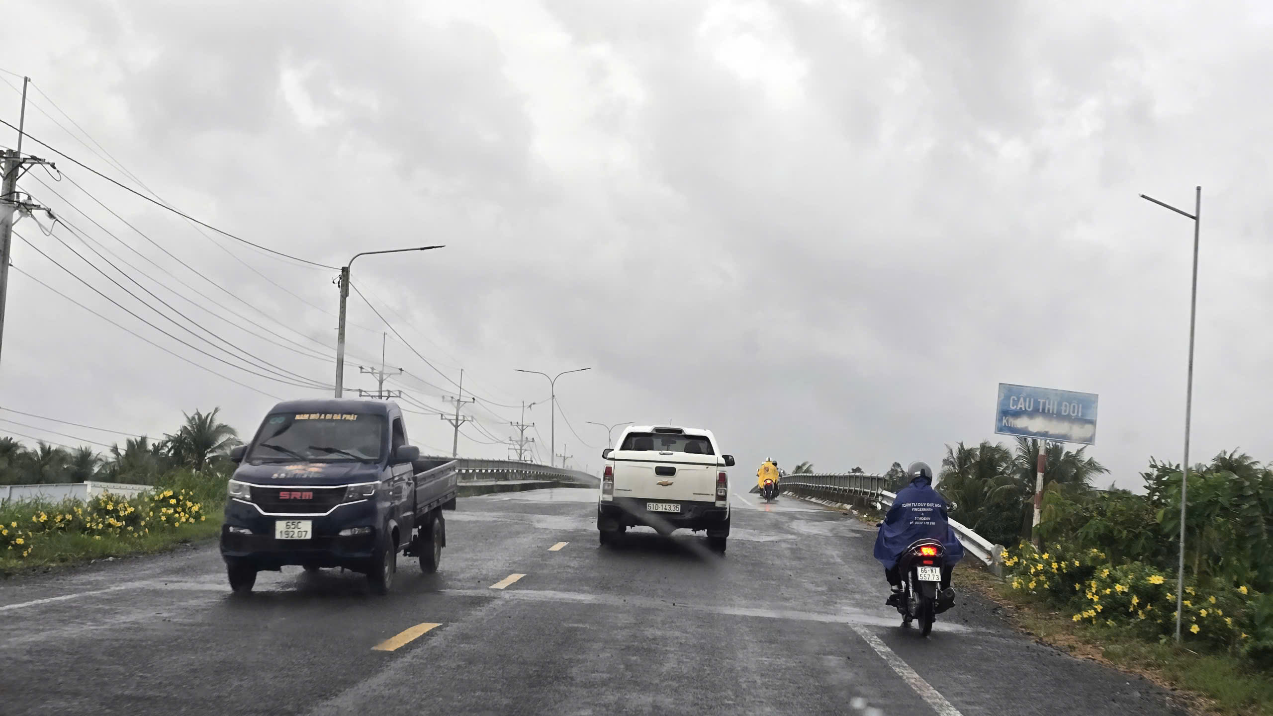 Cần Thơ kiểm tra, khắc phục mố cầu lún cao trên tuyến ĐT 922- Ảnh 4. Cần Thơ kiểm tra, khắc phục mố cầu lún cao trên tuyến ĐT 922- Ảnh 4.