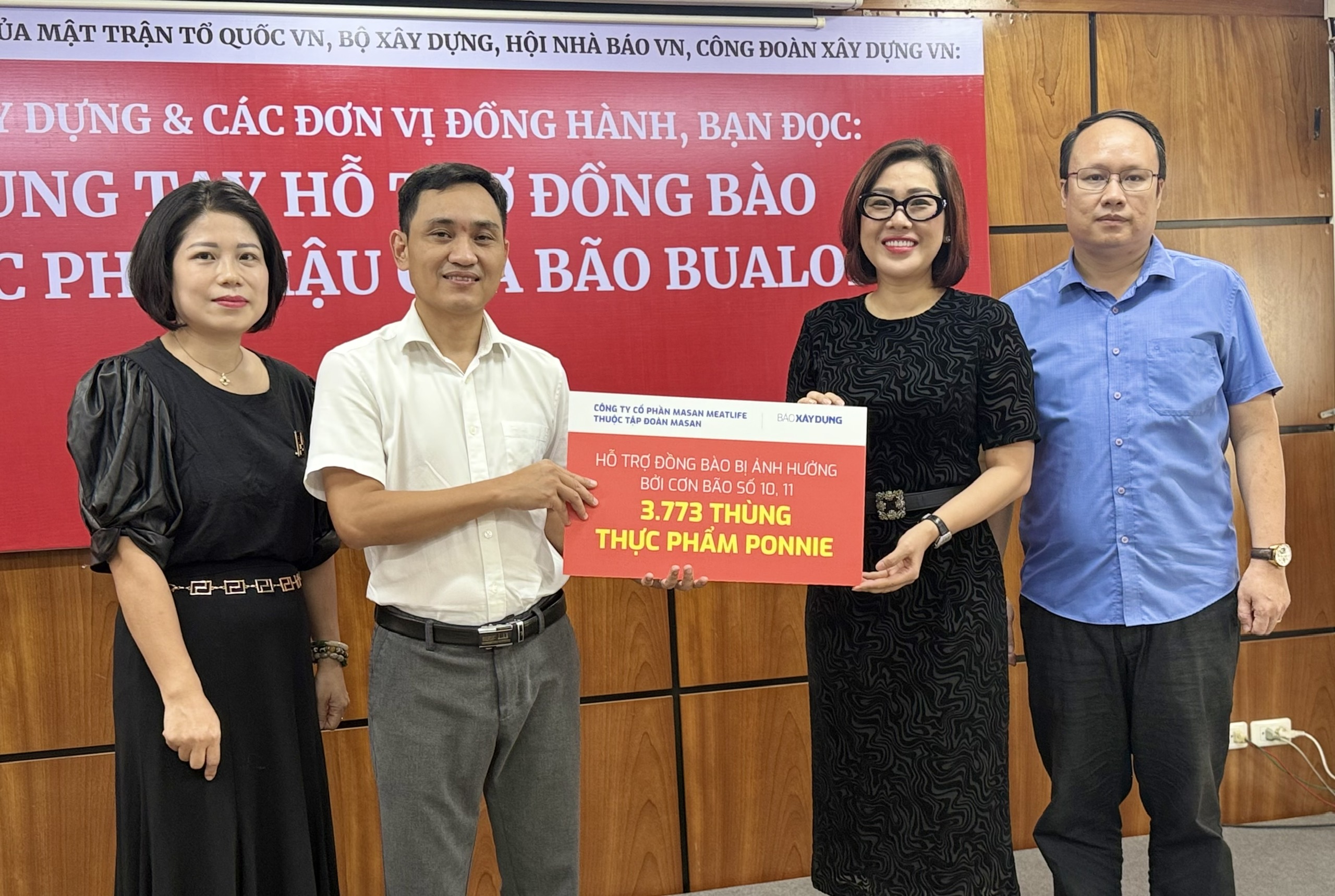 Báo Xây dựng và các nhà tài trợ ủng hộ hơn 2,4 tỷ đồng giúp Thái Nguyên khắc phục bão lũ- Ảnh 5. Báo Xây dựng và các nhà tài trợ ủng hộ hơn 2,4 tỷ đồng giúp Thái Nguyên khắc phục bão lũ- Ảnh 5.