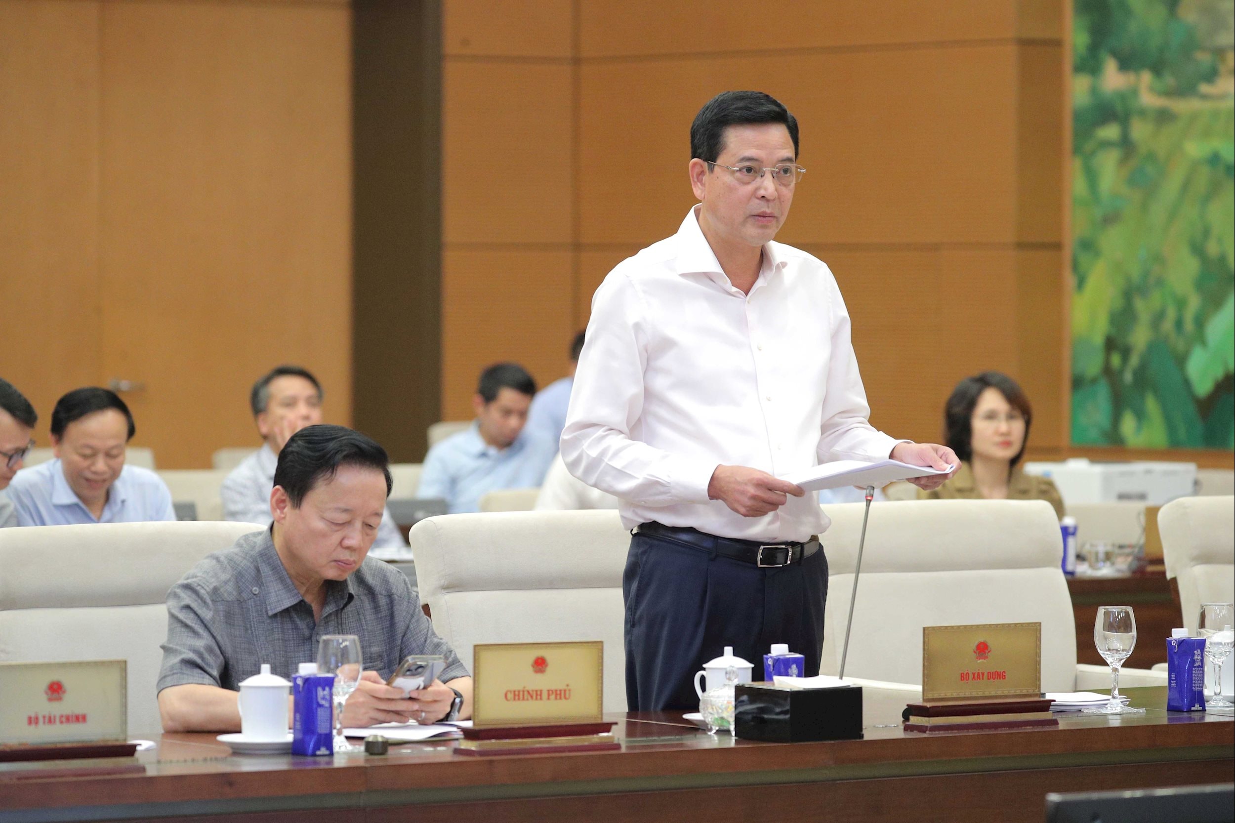 Thứ trưởng Bùi Xuân Dũng làm rõ về đề xuất mở rộng đối tượng miễn giấy phép xây dựng- Ảnh 4. Thứ trưởng Bùi Xuân Dũng làm rõ về đề xuất mở rộng đối tượng miễn giấy phép xây dựng- Ảnh 4.