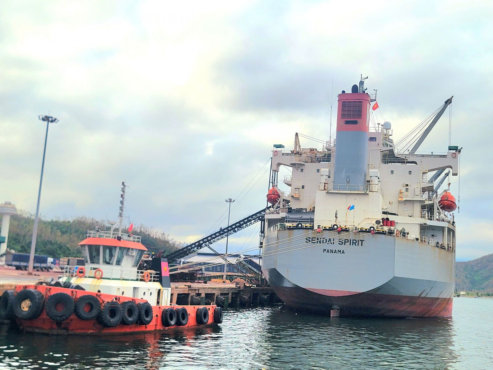 Hà Tĩnh: Xây dựng hệ sinh thái logistics bền vững nhờ pháp lý rõ ràng của Luật Hàng hải- Ảnh 1. Hà Tĩnh: Xây dựng hệ sinh thái logistics bền vững nhờ pháp lý rõ ràng của Luật Hàng hải- Ảnh 1.