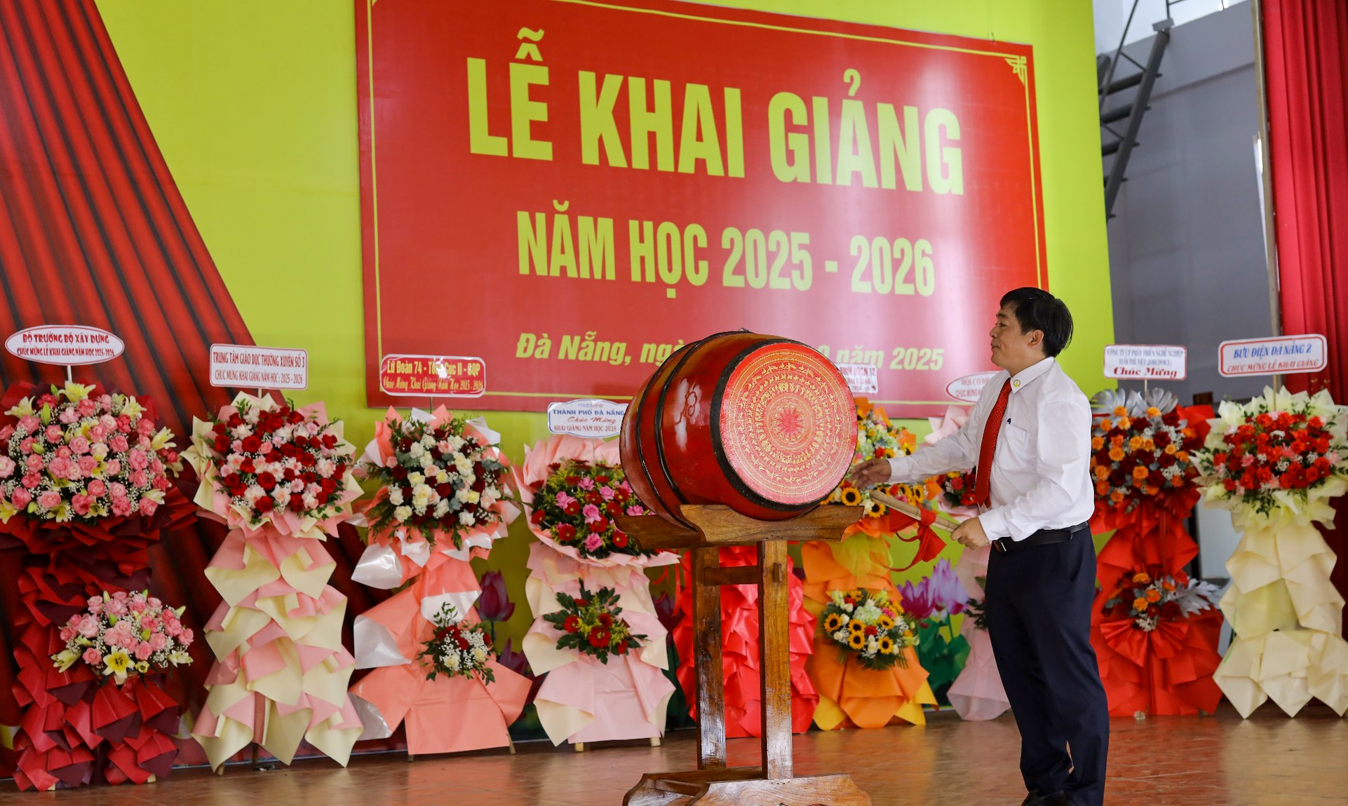 Trường Cao đẳng Giao thông vận tải Trung ương V thu trái ngọt từ các phong trào thi đua- Ảnh 3. Trường Cao đẳng Giao thông vận tải Trung ương V thu trái ngọt từ các phong trào thi đua- Ảnh 3.