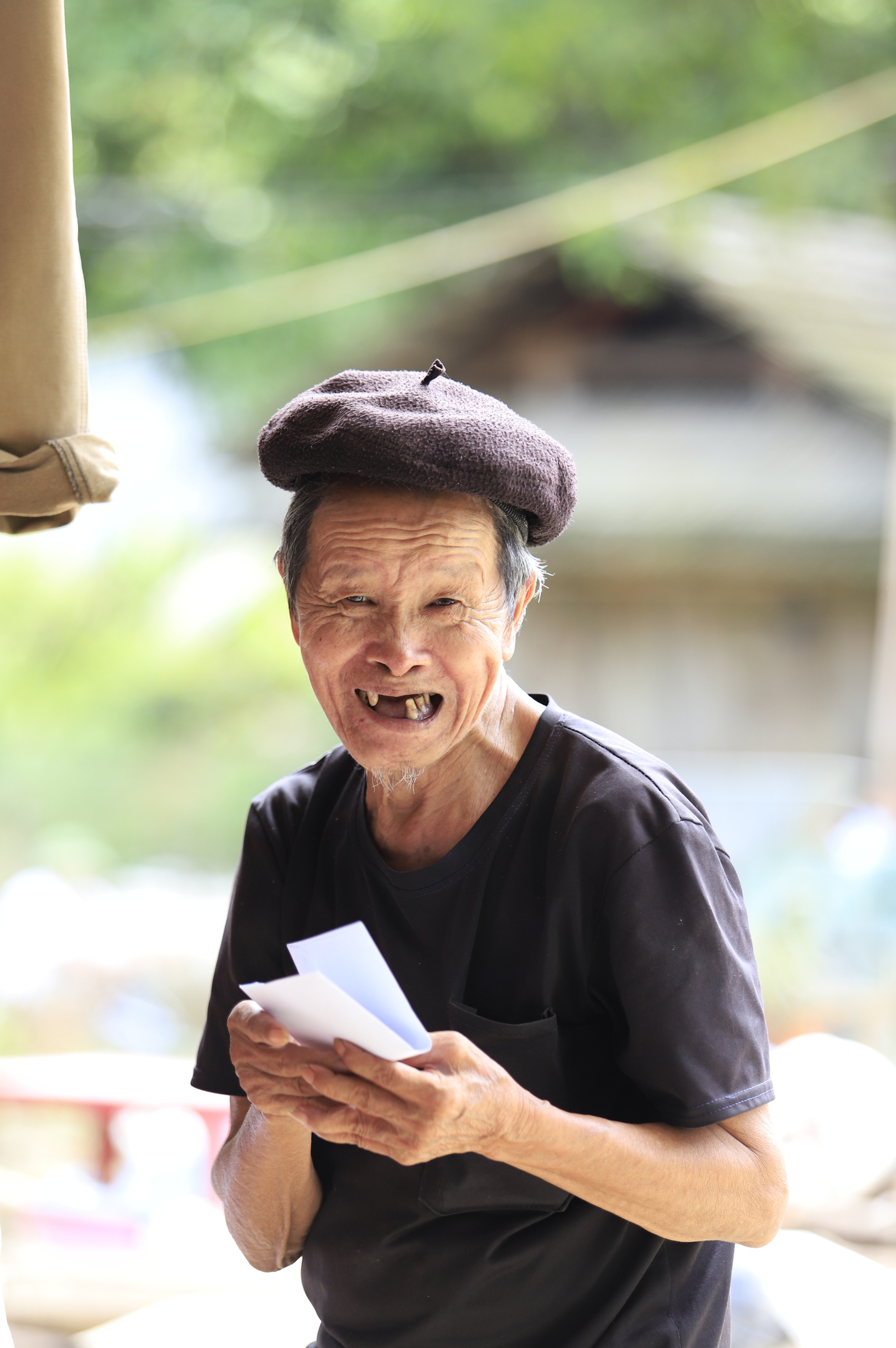 Bão lũ cuốn trôi nhà cửa, không cuốn được tình người- Ảnh 34.