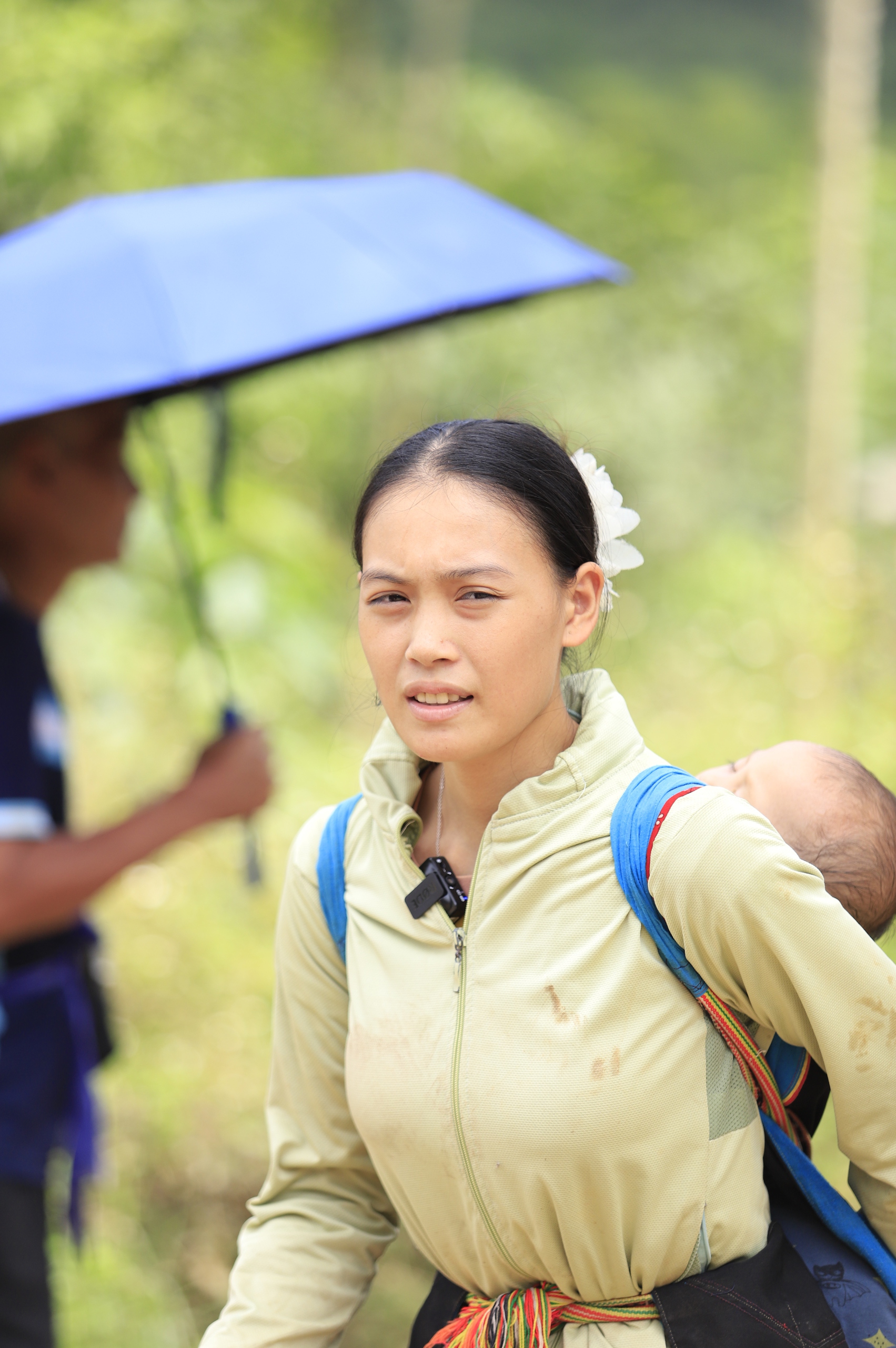 Bão lũ cuốn trôi nhà cửa, không cuốn được tình người- Ảnh 36.