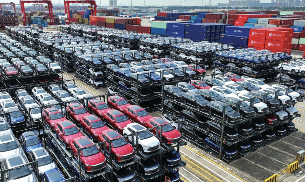 Đề xuất cấp đăng kiểm tạm thời cho xe nhập khẩu, ngăn ùn tắc nơi cửa khẩu- Ảnh 2. Đề xuất cấp đăng kiểm tạm thời cho xe nhập khẩu, ngăn ùn tắc nơi cửa khẩu- Ảnh 2.