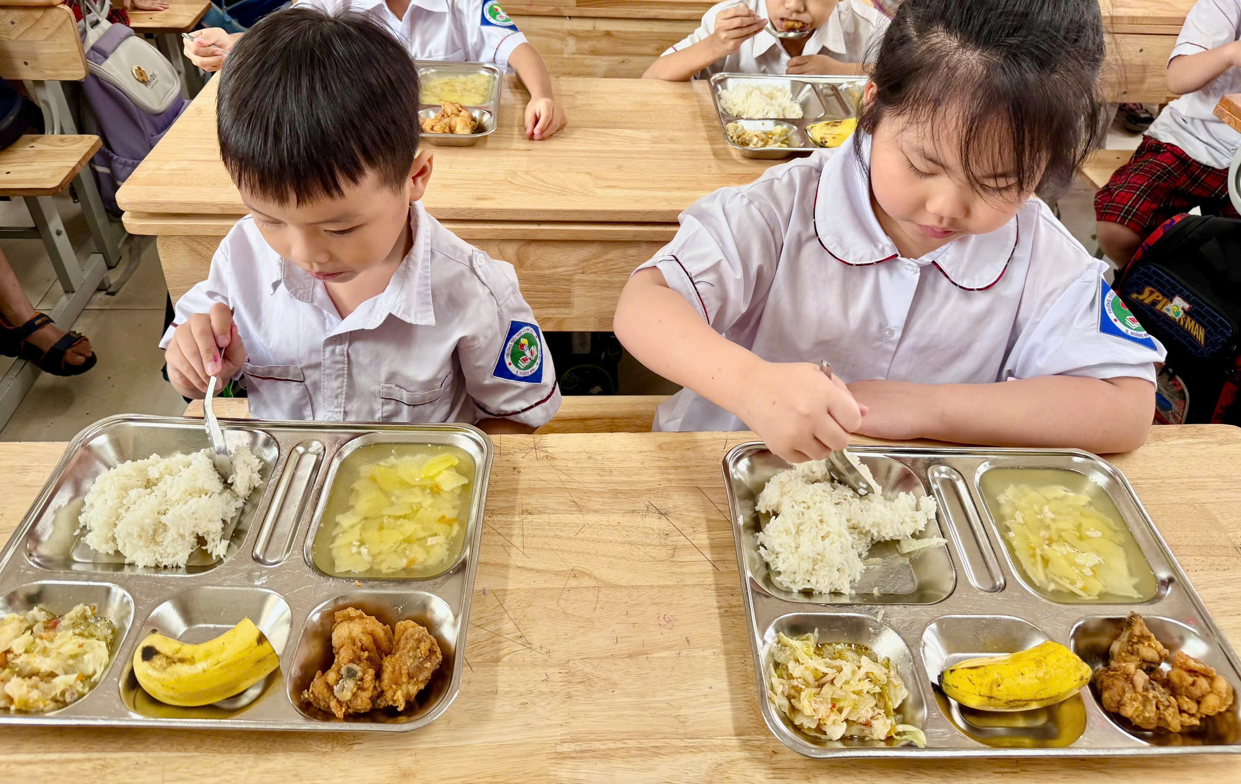 Khi bữa ăn bán trú "ngon như cơm nhà"- Ảnh 10. Khi bữa ăn bán trú "ngon như cơm nhà"- Ảnh 10.