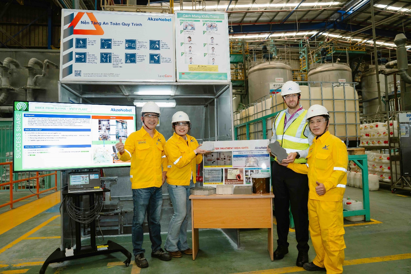 Nhà máy AkzoNobel tại Bình Dương chính thức nhận chứng chỉ LEED Gold- Ảnh 3. Nhà máy AkzoNobel tại Bình Dương chính thức nhận chứng chỉ LEED Gold- Ảnh 3.