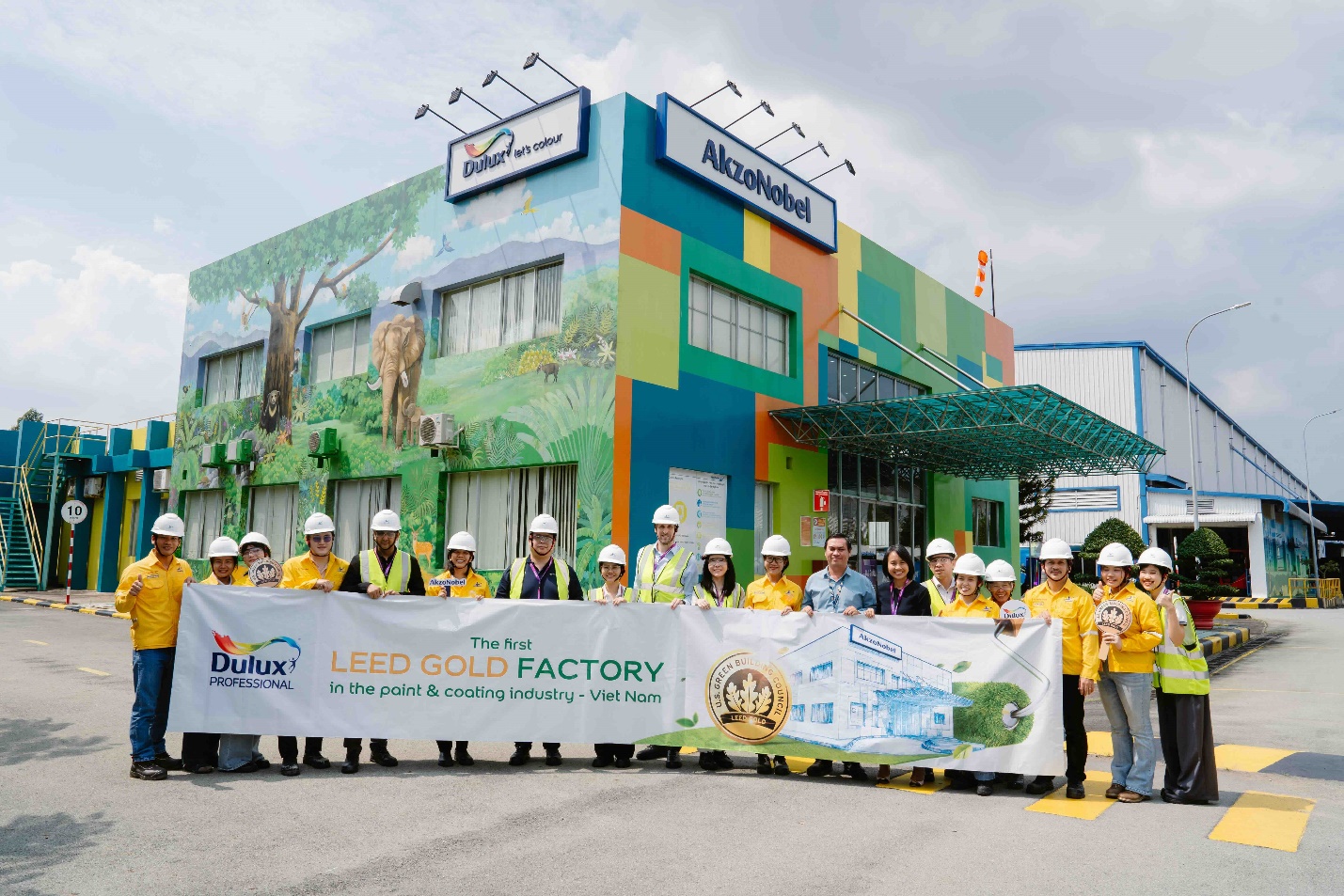 Nhà máy AkzoNobel tại Bình Dương chính thức nhận chứng chỉ LEED Gold- Ảnh 4. Nhà máy AkzoNobel tại Bình Dương chính thức nhận chứng chỉ LEED Gold- Ảnh 4.