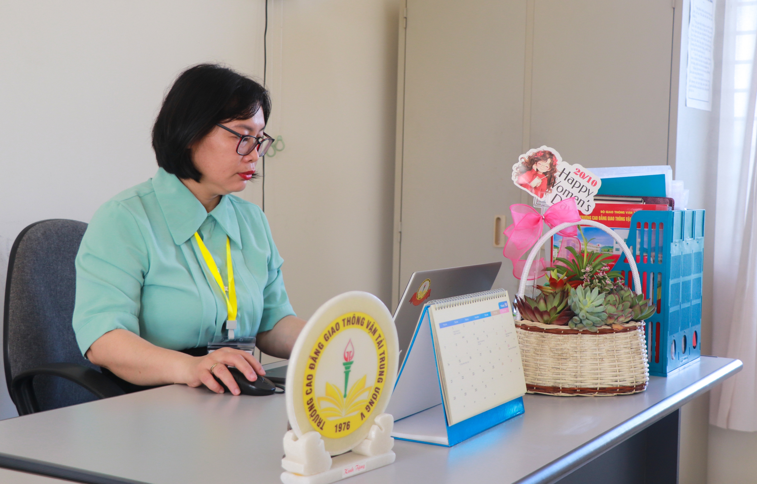 Hai nữ giảng viên tiêu biểu trong phong trào thi đua yêu nước của ngành Xây dựng- Ảnh 1. Hai nữ giảng viên tiêu biểu trong phong trào thi đua yêu nước của ngành Xây dựng- Ảnh 1.