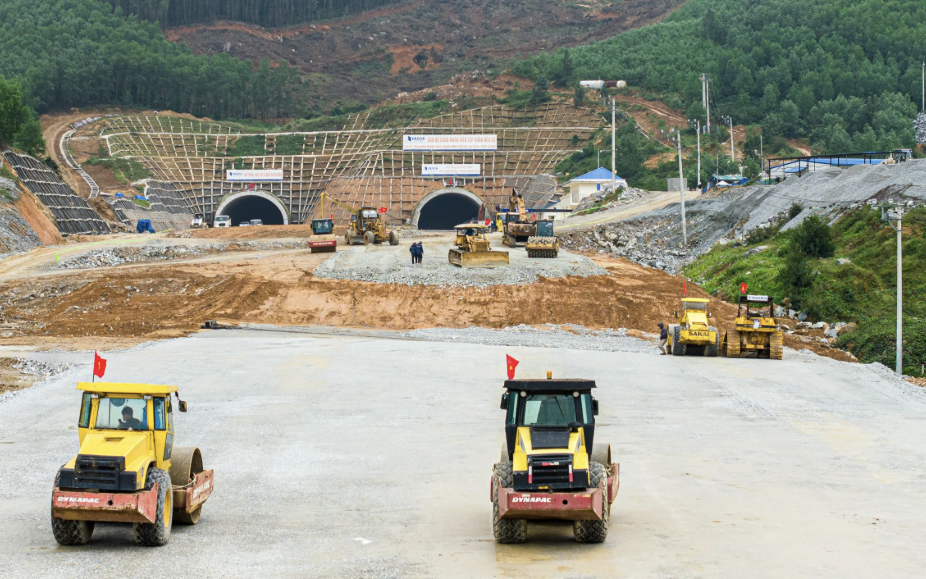 Bộ Xây dựng tăng tốc hoàn thiện pháp luật, thúc đẩy giải ngân vốn đầu tư công