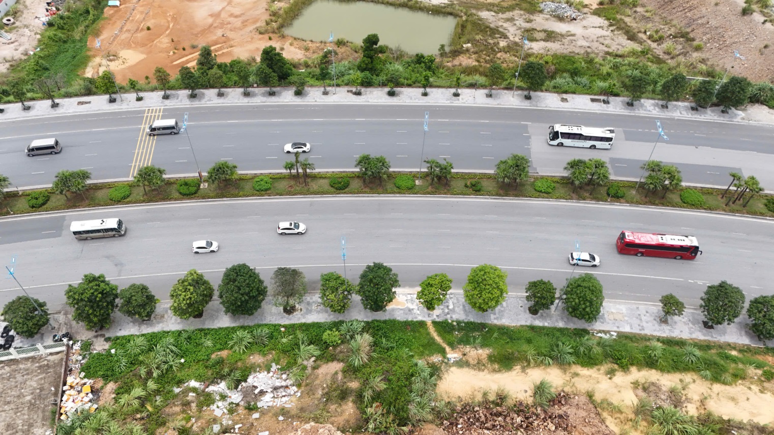 Sẽ hoàn thiện quy định pháp luật về xe ô tô thông minh- Ảnh 2. https://baogiaothong.mediacdn.vn/603483875699699712/2025/7/11/15-1752240661926598048697.jpg
