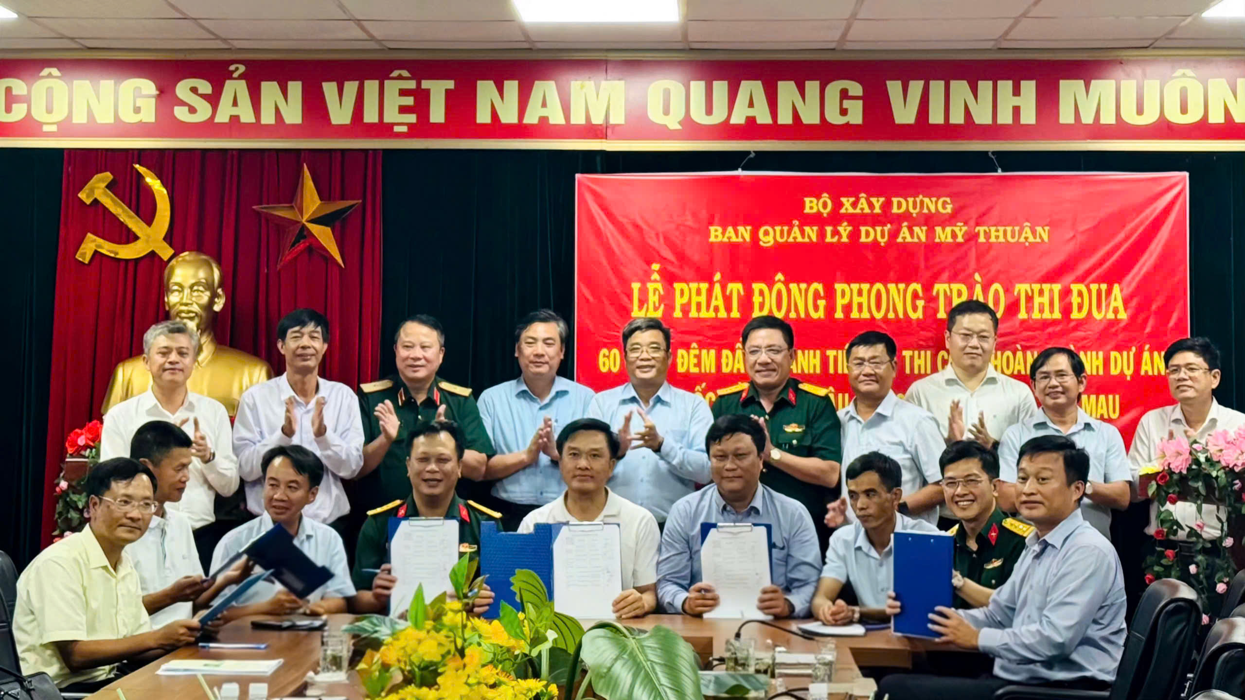 60 ngày đêm vượt khó đưa dự án cao tốc Cần Thơ - Cà Mau về đích- Ảnh 3. 60 ngày đêm vượt khó đưa dự án cao tốc Cần Thơ - Cà Mau về đích- Ảnh 3.