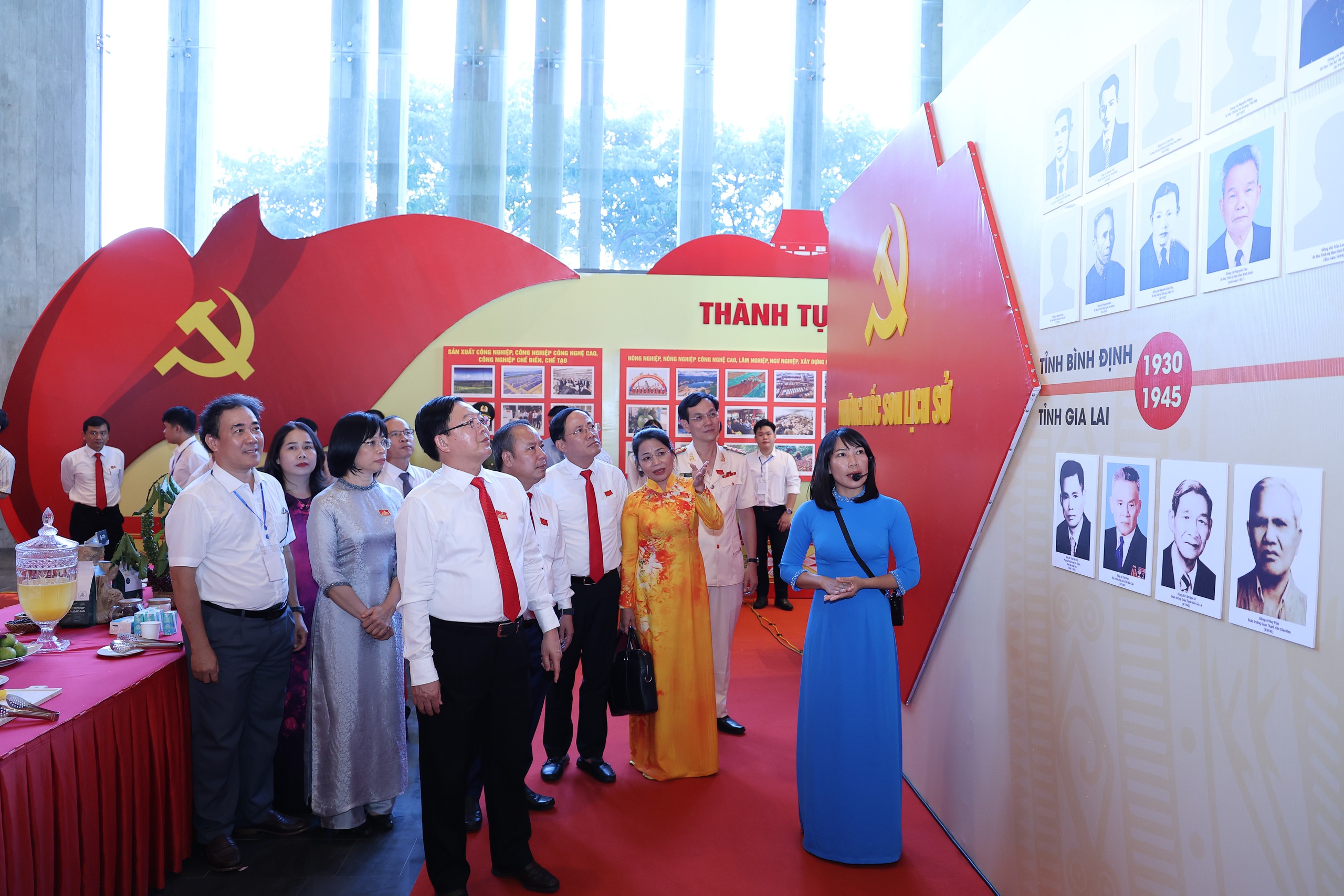 Nhiều hoạt động diễn ra trước khai mạc Đại hội Đảng bộ tỉnh Gia Lai- Ảnh 7. Nhiều hoạt động diễn ra trước khai mạc Đại hội Đảng bộ tỉnh Gia Lai- Ảnh 7.