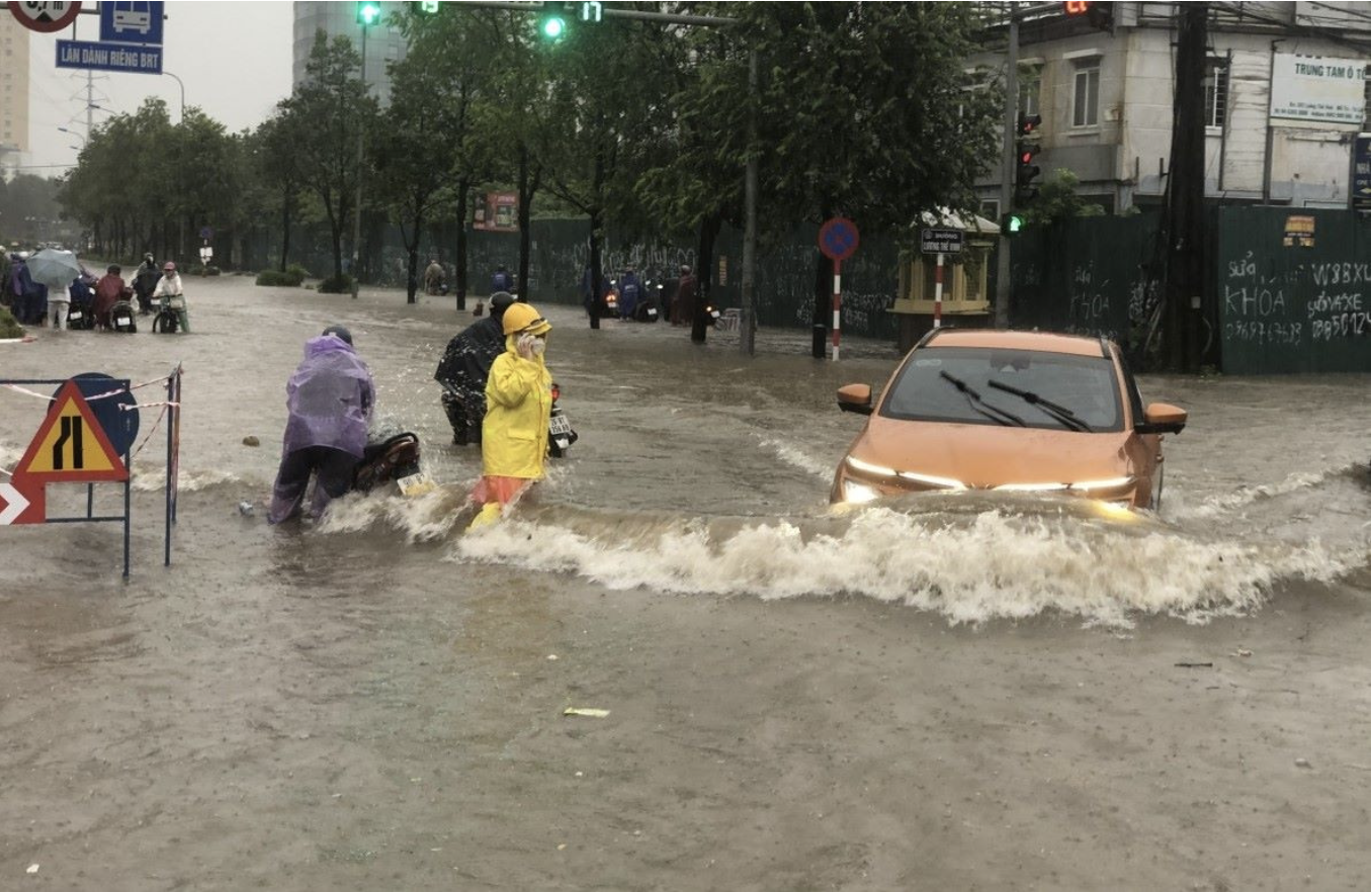 VinFast hỗ trợ khách hàng bị ảnh hưởng bởi bão Bualoi- Ảnh 1.