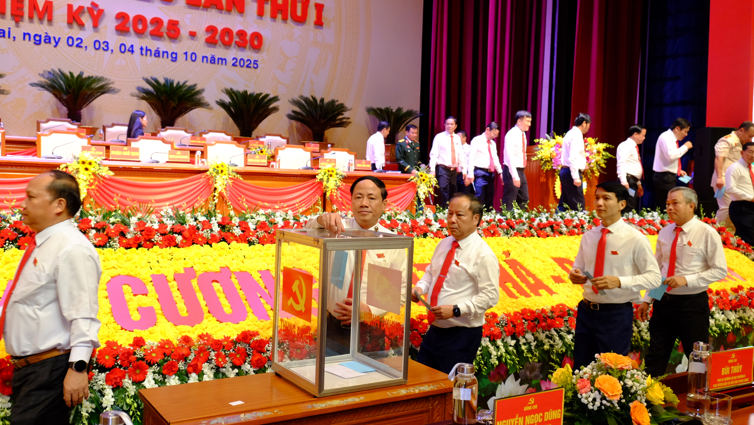 Nhiều hoạt động diễn ra trước khai mạc Đại hội Đảng bộ tỉnh Gia Lai- Ảnh 4. Nhiều hoạt động diễn ra trước khai mạc Đại hội Đảng bộ tỉnh Gia Lai- Ảnh 4.