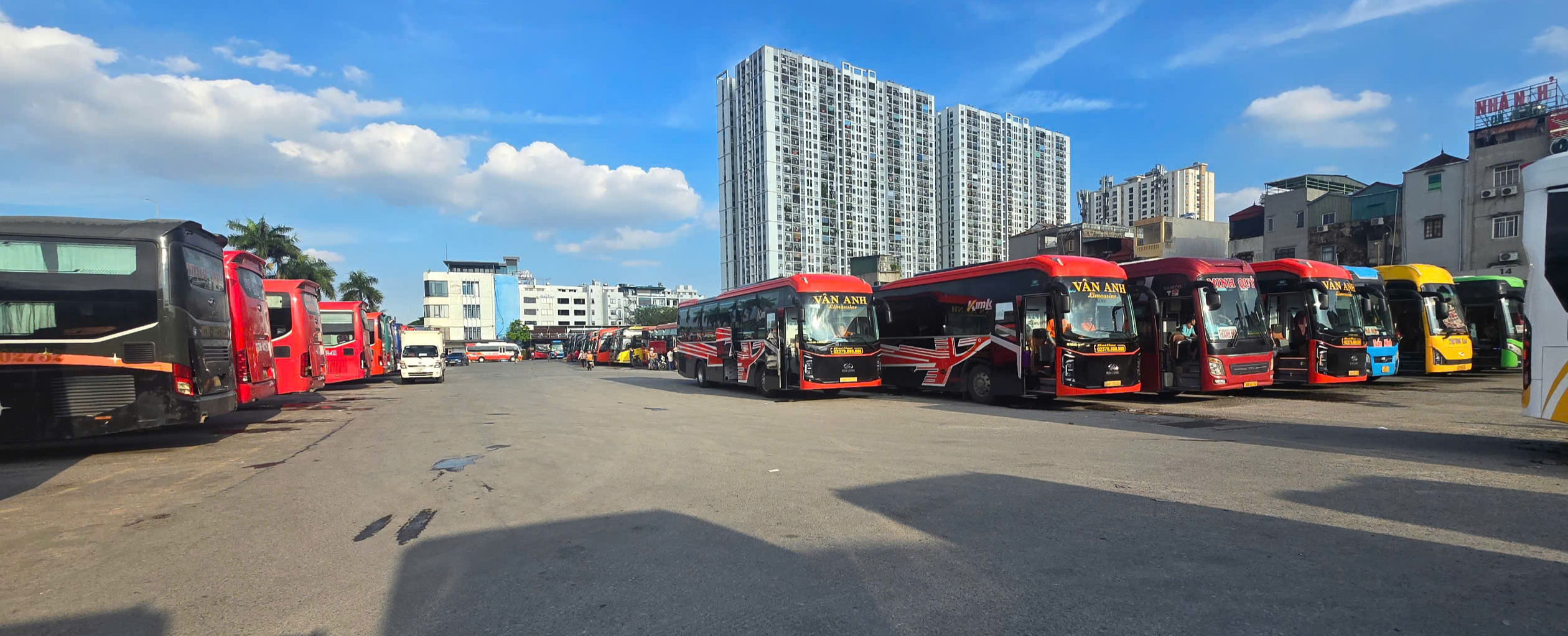 Bến xe Hà Nội cam kết không để đứt gãy vận tải hành khách do ảnh hưởng bão- Ảnh 1.