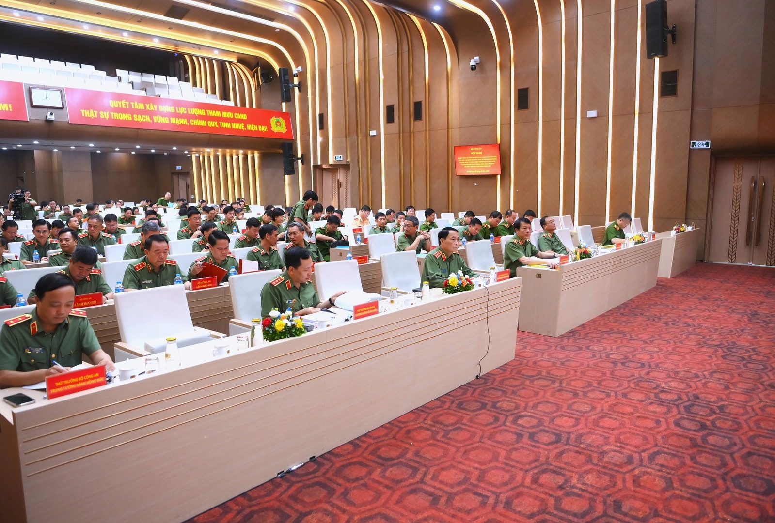 Bộ trưởng Công an: Triển khai quyết liệt các biện pháp kéo giảm tai nạn giao thông- Ảnh 1.