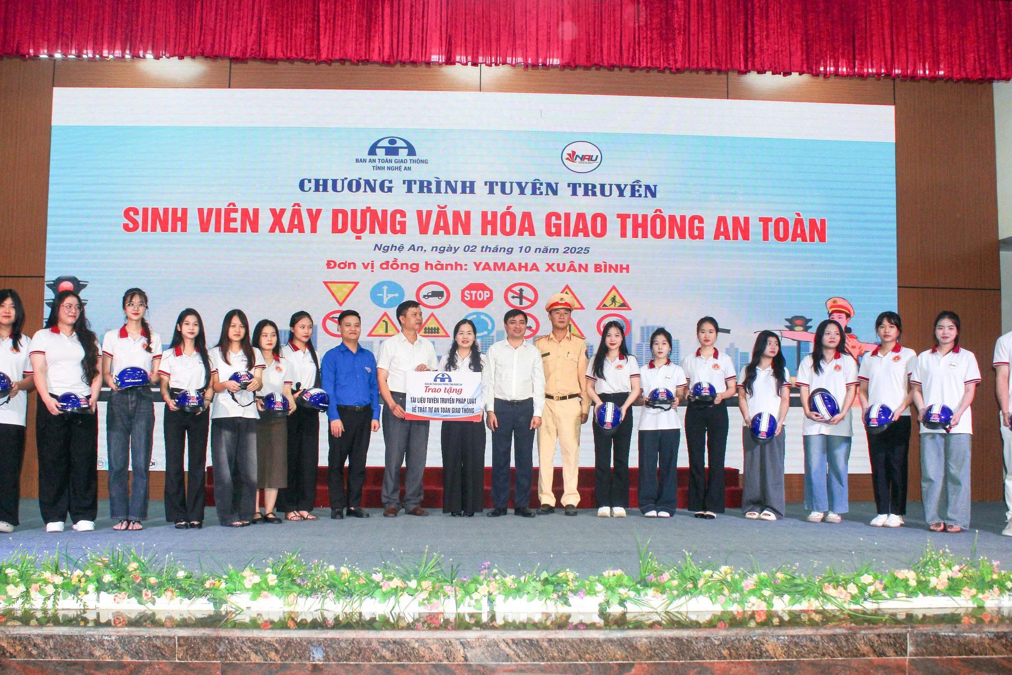 Biến mỗi sinh viên thành một đại sứ văn hóa giao thông- Ảnh 1.