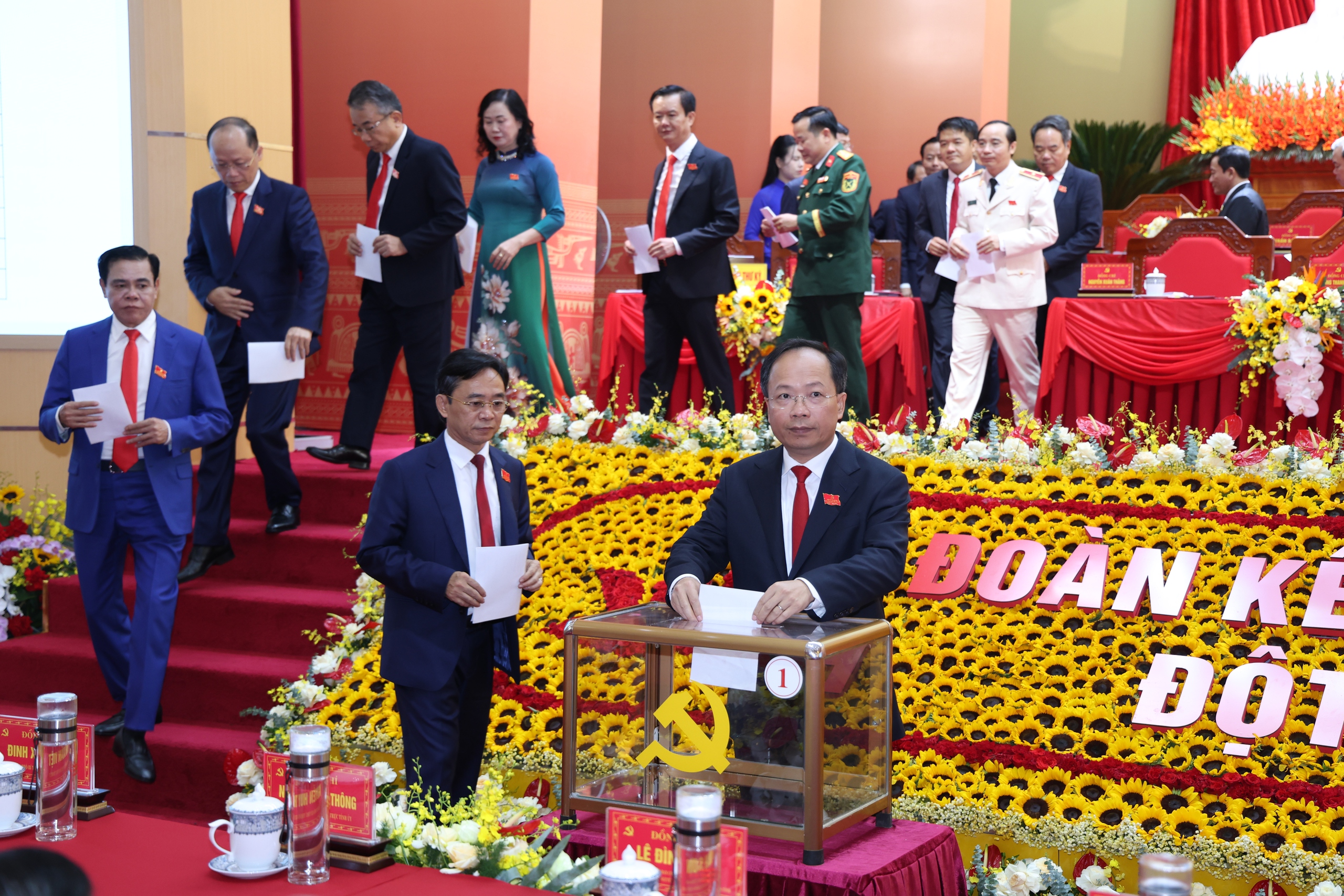 Ông Nguyễn Duy Lâm tái đắc cử Bí thư Tỉnh ủy Hà Tĩnh- Ảnh 2.
