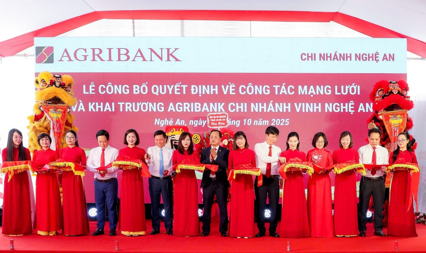 Agribank đẩy mạnh sắp xếp tổ chức mạng lưới, tăng cường dư địa phát triển “tam nông”- Ảnh 2.