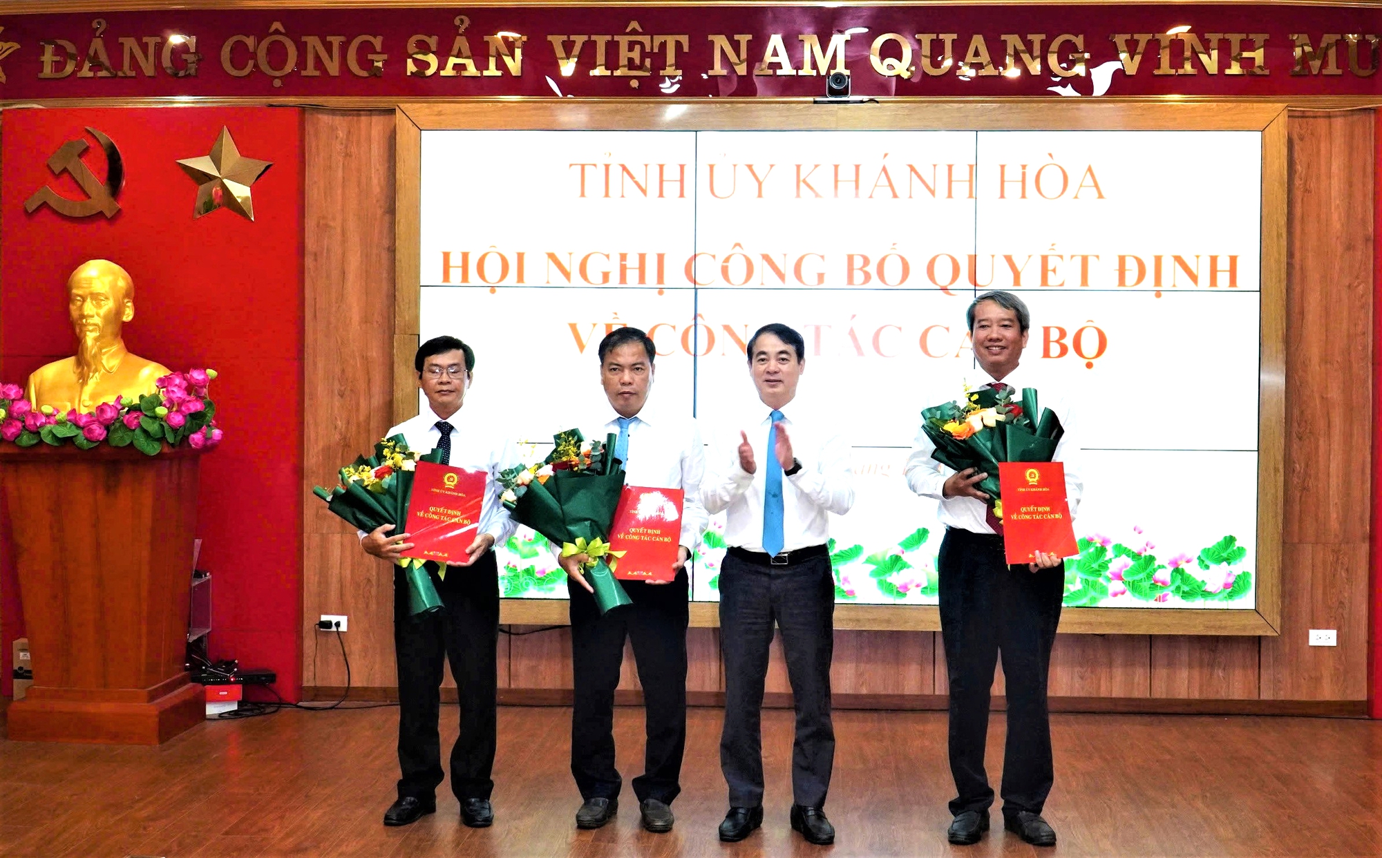 Khánh Hòa điều động, bổ nhiệm Phó giám đốc Sở Xây dựng và lãnh đạo sở ngành, địa phương- Ảnh 1.
