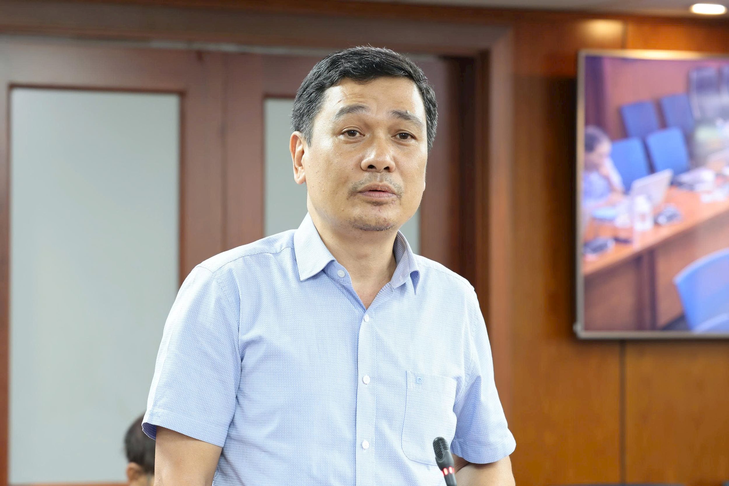 TP.HCM sẽ tháo dỡ thanh chắn vỉa hè khu trung tâm- Ảnh 1.