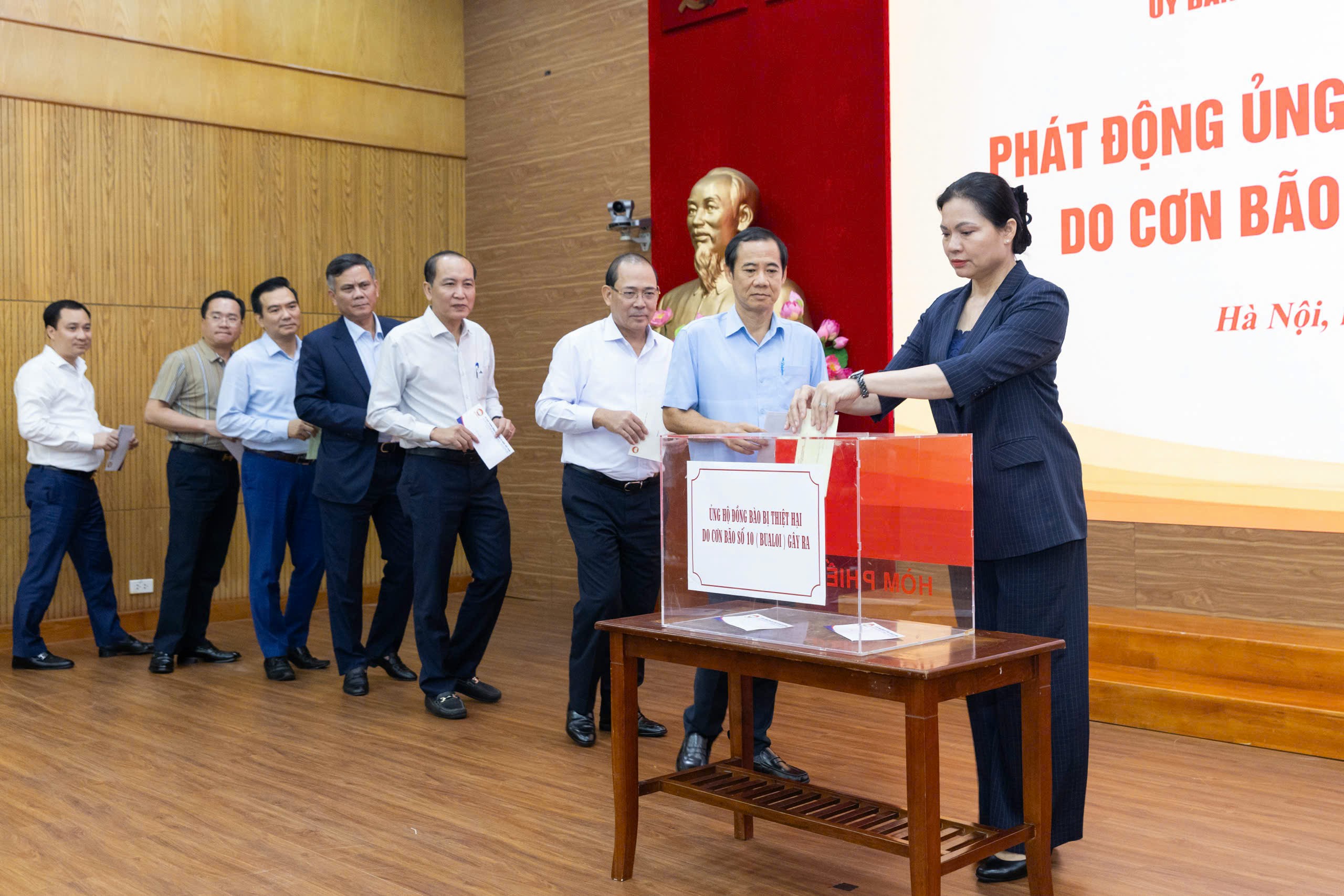 Trung ương MTTQ Việt Nam tiếp nhận hơn 673 tỷ đồng ủng hộ đồng bào bão lụt- Ảnh 2.