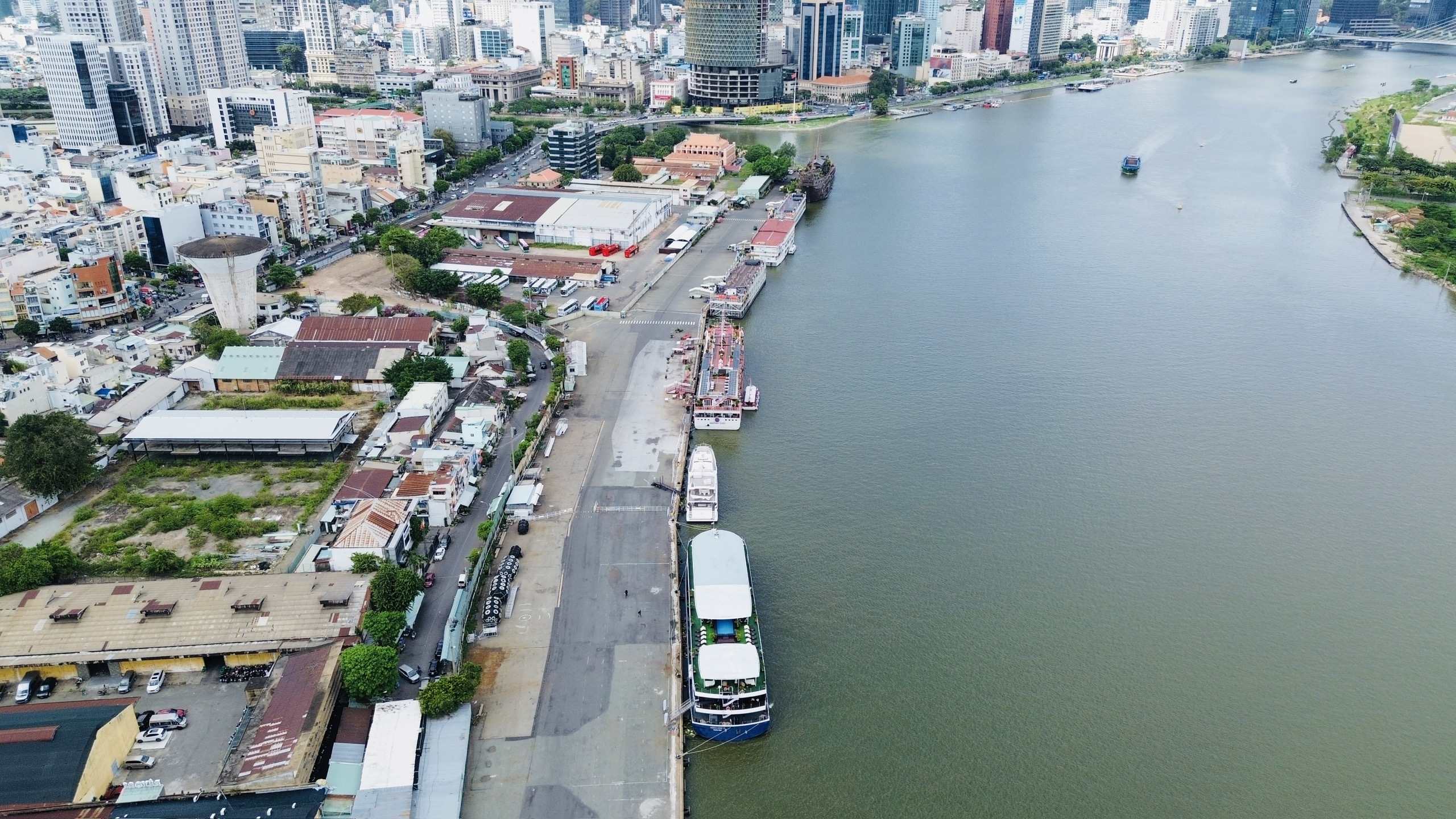 Chiêm ngưỡng khu đất "dừng dự án nhà ở ngàn tỷ" để xây dựng Không gian văn hóa Hồ Chí Minh- Ảnh 4. Chiêm ngưỡng khu đất "dừng dự án nhà ở ngàn tỷ" để xây dựng Không gian văn hóa Hồ Chí Minh- Ảnh 4.