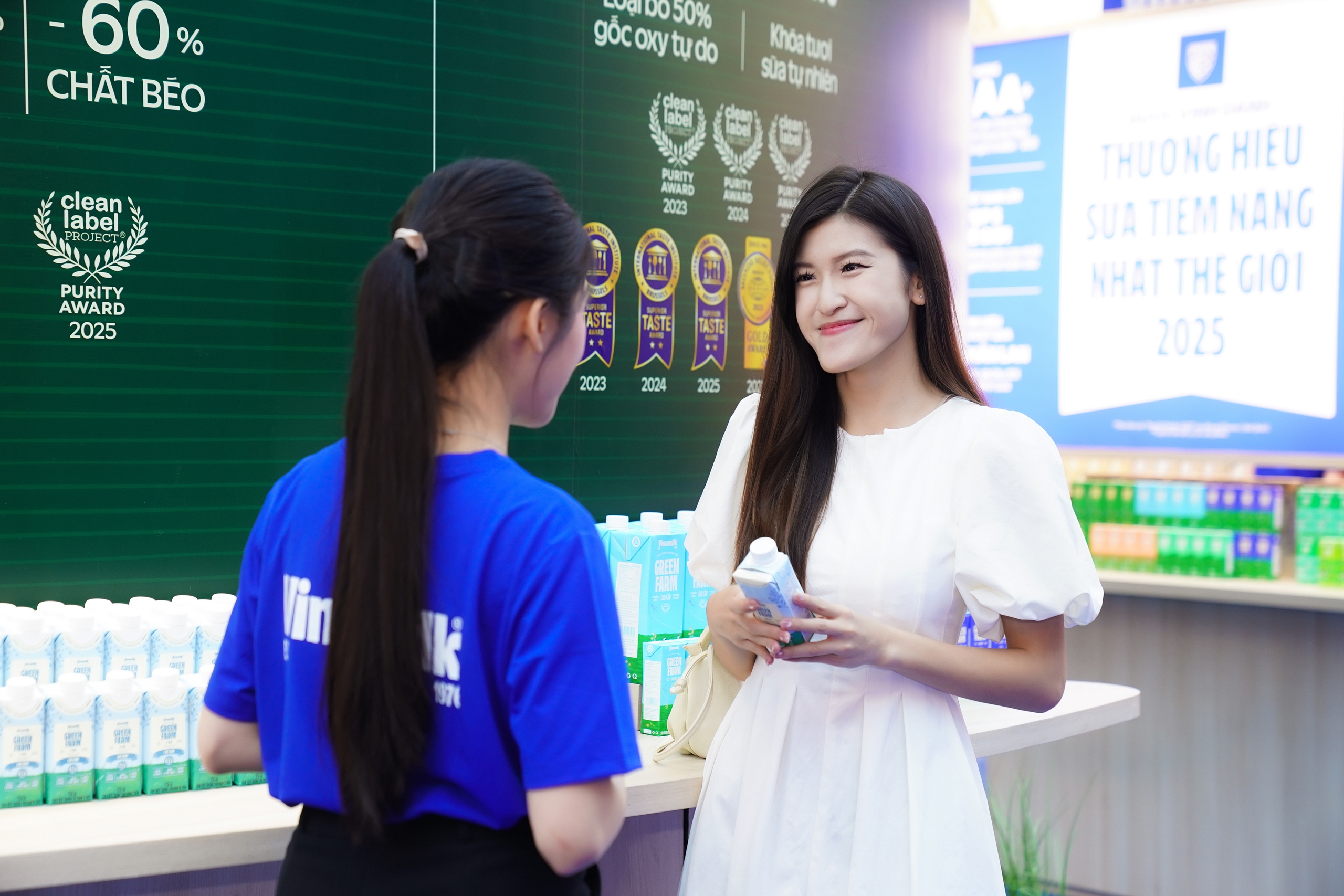 Vinamilk Green Farm cao đạm – dòng sản phẩm đầu tiên tại Việt Nam ứng dụng công nghệ siêu vi lọc – được Brand Finance đưa ra như một ví dụ điển hình về xu hướng đổi mới sản phẩm tại khu vực (Ảnh: Minh Anh). Vinamilk Green Farm cao đạm – dòng sản phẩm đầu tiên tại Việt Nam ứng dụng công nghệ siêu vi lọc – được Brand Finance đưa ra như một ví dụ điển hình về xu hướng đổi mới sản phẩm tại khu vực (Ảnh: Minh Anh).