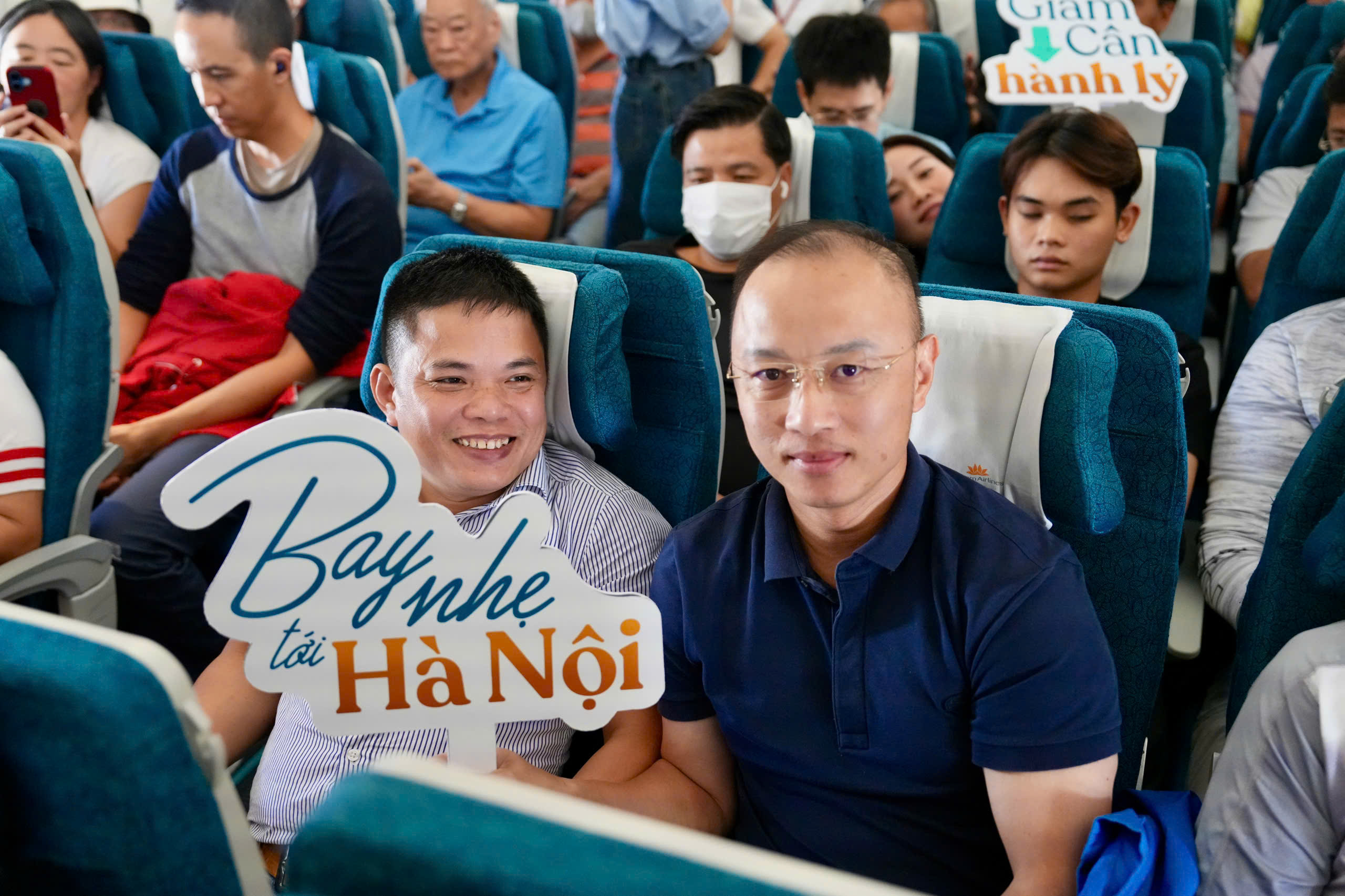 Kết nối vẻ đẹp mùa thu Thủ đô với thông điệp xanh cùng Vietnam Airlines- Ảnh 1. Kết nối vẻ đẹp mùa thu Thủ đô với thông điệp xanh cùng Vietnam Airlines- Ảnh 1.