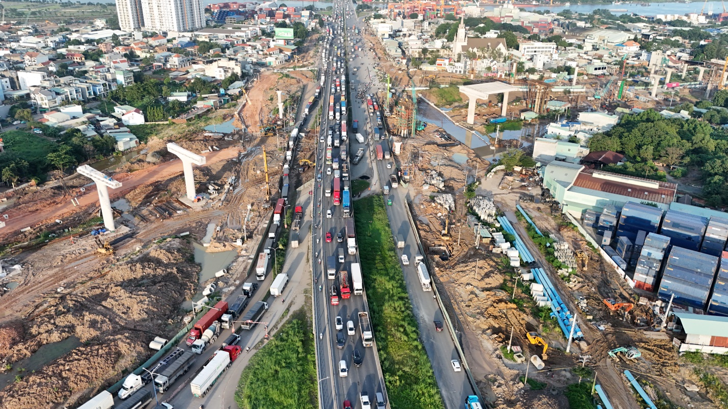Xa lộ Hà Nội mở rộng lên 16 làn xe, khu Đông bước vào giai đoạn tăng tốc- Ảnh 2.