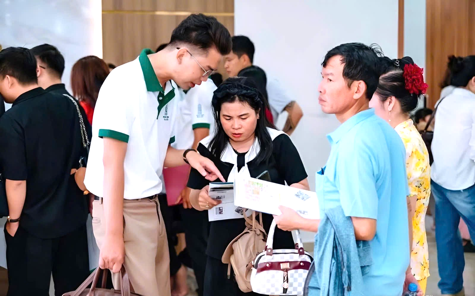 Nới mức thu nhập mua nhà ở xã hội: Thêm cơ hội an cư cho người lao động- Ảnh 2. Nới mức thu nhập mua nhà ở xã hội: Thêm cơ hội an cư cho người lao động- Ảnh 2.