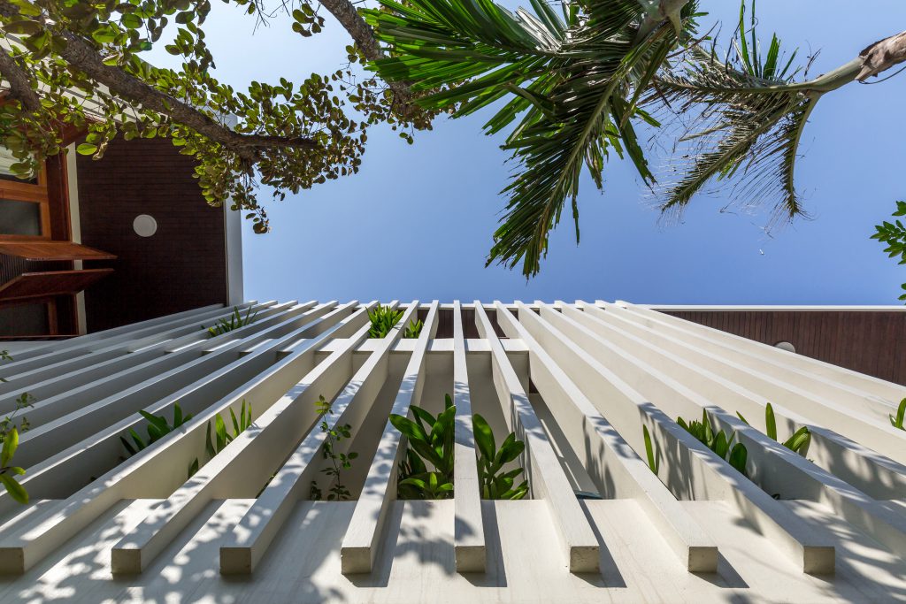 Thiết kế nội ngoại thất hòa hợp thiên nhiên: Xu hướng sống bền vững trong đô thị- Ảnh 2.