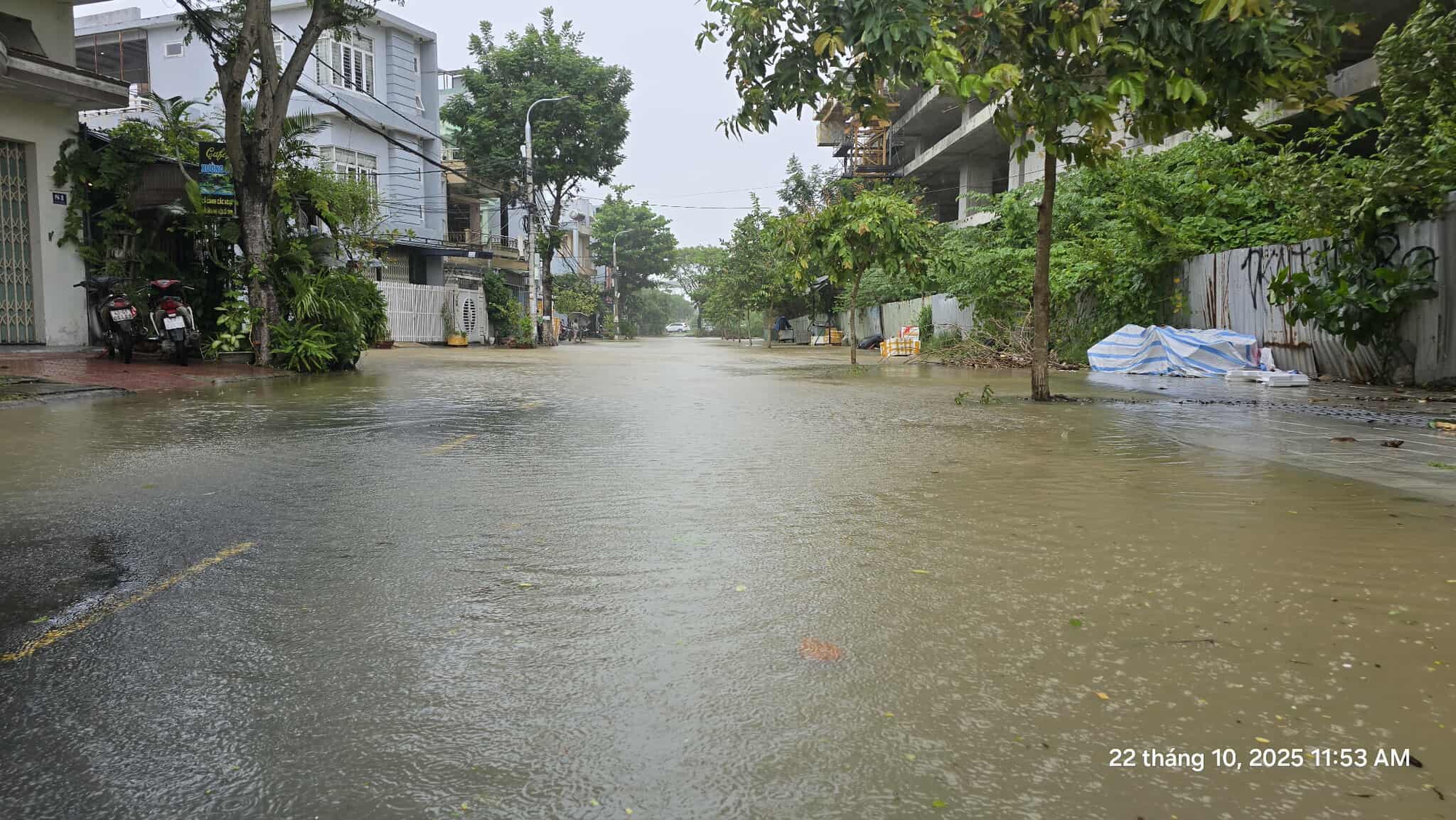 Quảng Ngãi kiểm soát thủy điện điều tiết nước; Đà Nẵng phong tỏa đường Như Nguyệt- Ảnh 5. Quảng Ngãi kiểm soát thủy điện điều tiết nước; Đà Nẵng phong tỏa đường Như Nguyệt- Ảnh 5.