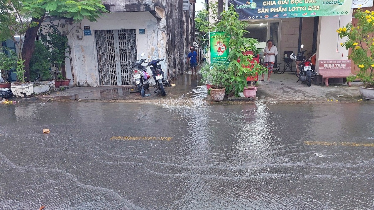 Cà Mau: Triều cường dâng cao, cuộc sống người dân đảo lộn- Ảnh 10.