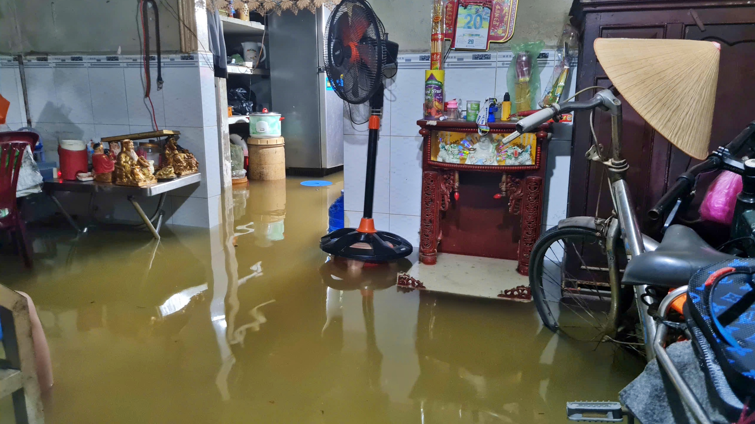 Cà Mau: Triều cường dâng cao, cuộc sống người dân đảo lộn- Ảnh 7.