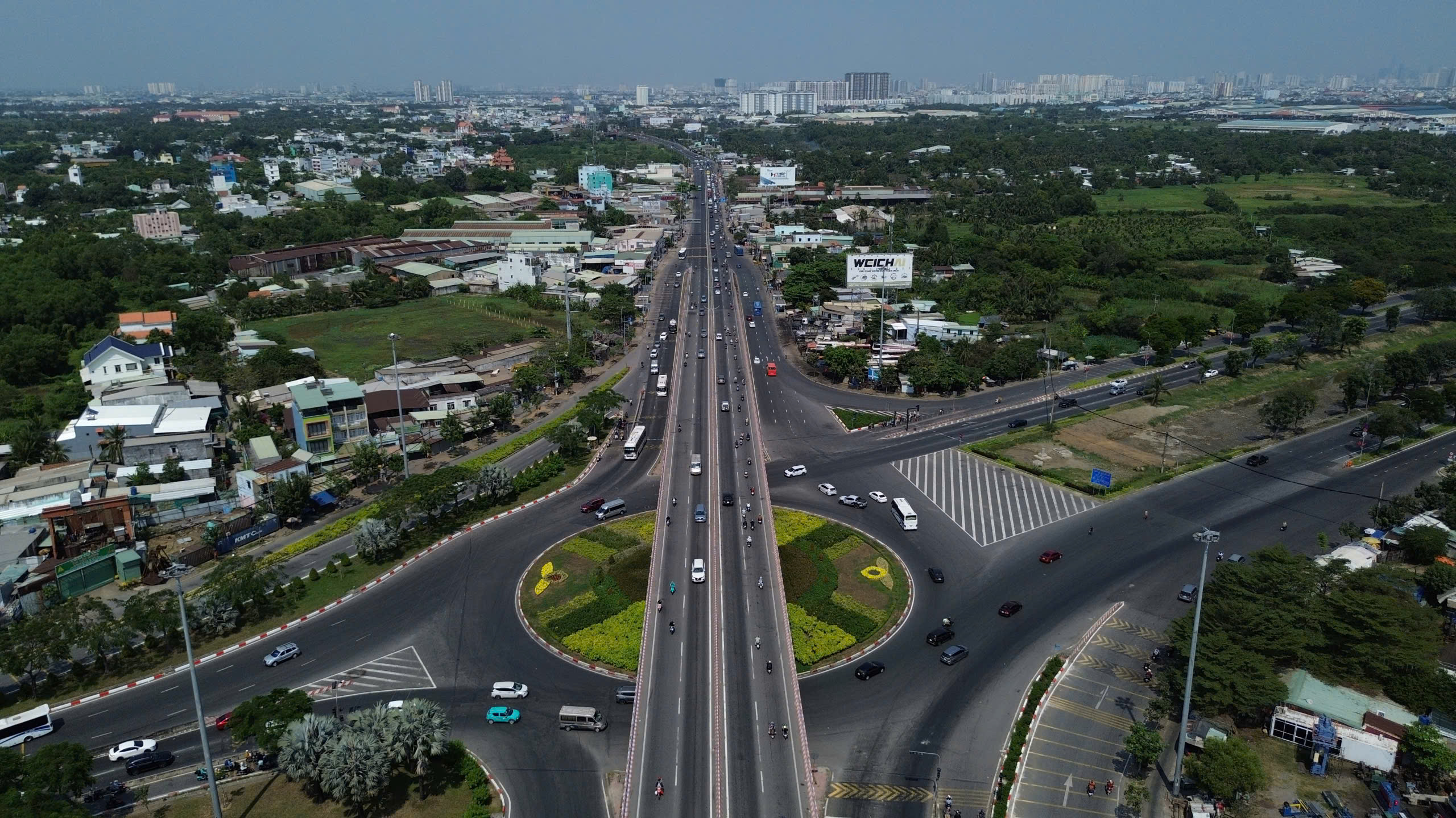 TP.HCM: Giải tỏa “điểm nghẽn” cửa ngõ phía Nam bằng loạt nút giao hiện đại- Ảnh 2. TP.HCM: Giải tỏa “điểm nghẽn” cửa ngõ phía Nam bằng loạt nút giao hiện đại- Ảnh 2.