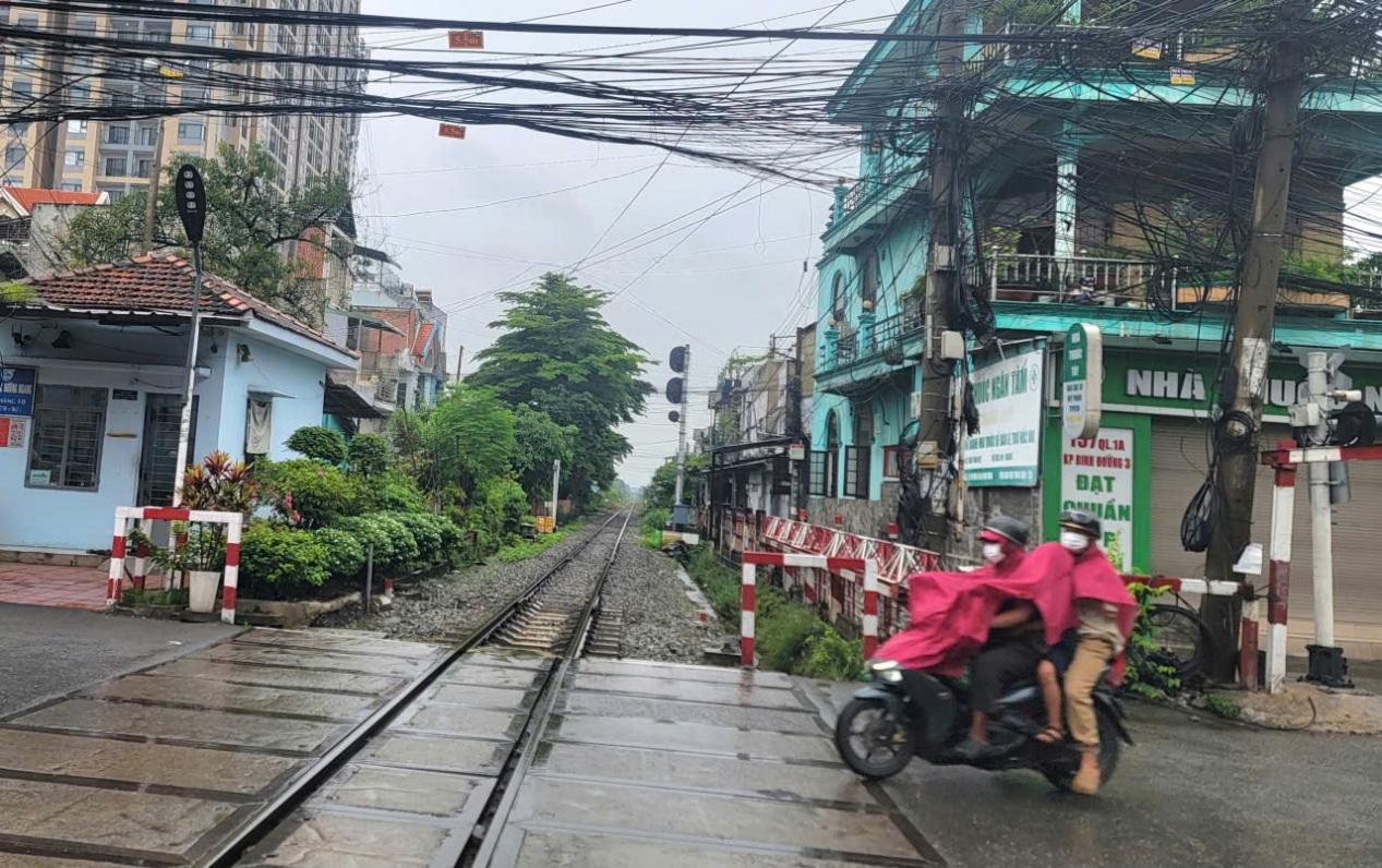 TP.HCM tăng cường giải pháp bảo đảm an toàn giao thông đường sắt- Ảnh 2. z7036780134126_5f29f170f076c58bf4accfcef4422a96