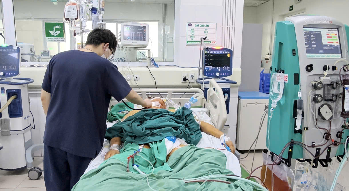 Cảnh báo nhiều ca suy gan, suy thận nặng vì nhiễm xoắn khuẩn sau mưa lũ- Ảnh 1. Cảnh báo nhiều ca suy gan, suy thận nặng vì nhiễm xoắn khuẩn sau mưa lũ- Ảnh 1.
