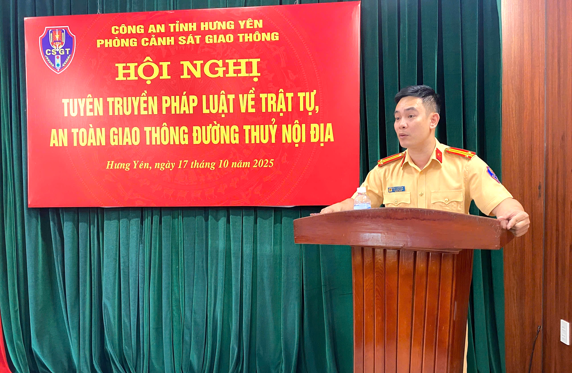 Hưng Yên: 9 tháng, gần 600 trường hợp vi phạm giao thông đường thủy- Ảnh 1. Hưng Yên: 9 tháng, gần 600 trường hợp vi phạm giao thông đường thủy- Ảnh 1.