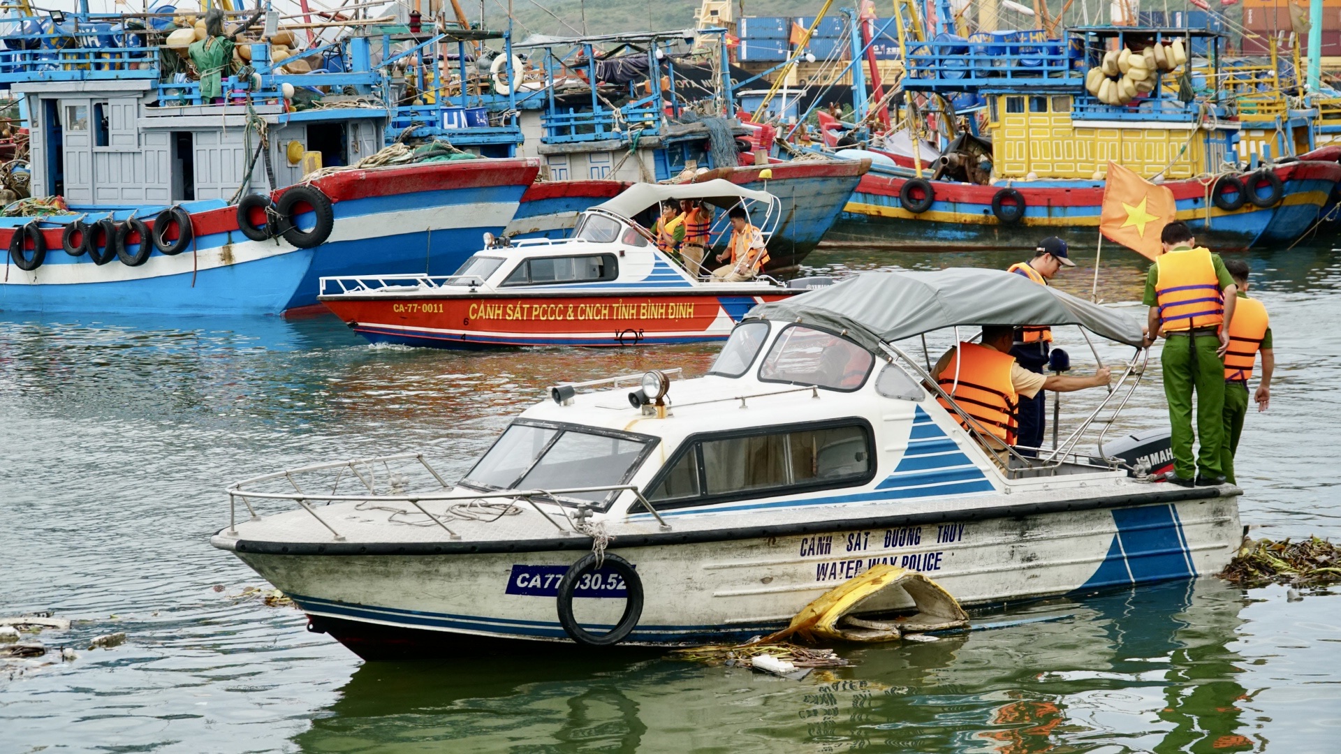 Công an Gia Lai tăng cường năng lực đảm bảo trật tự an toàn giao thông đường thủy- Ảnh 1. Công an Gia Lai tăng cường năng lực đảm bảo trật tự an toàn giao thông đường thủy- Ảnh 1.