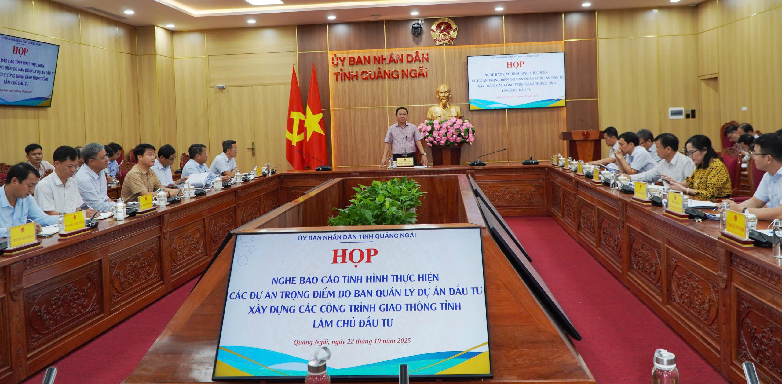 Quảng Ngãi gỡ vướng mặt bằng để thi công các dự án hạ tầng trọng điểm- Ảnh 1.