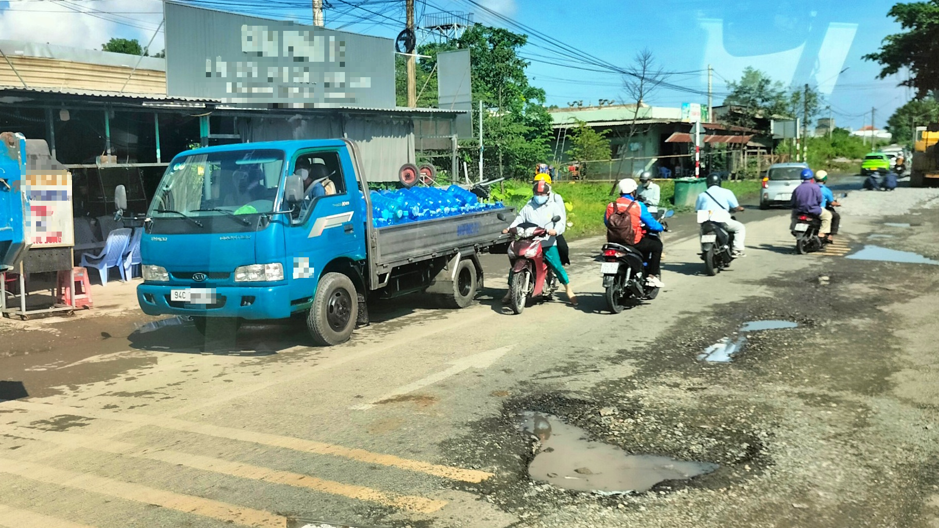 Khắc phục xong đoạn ngập nước trên đường tỉnh 978 qua Cà Mau- Ảnh 6. Khắc phục xong đoạn ngập nước trên đường tỉnh 978 qua Cà Mau- Ảnh 6.