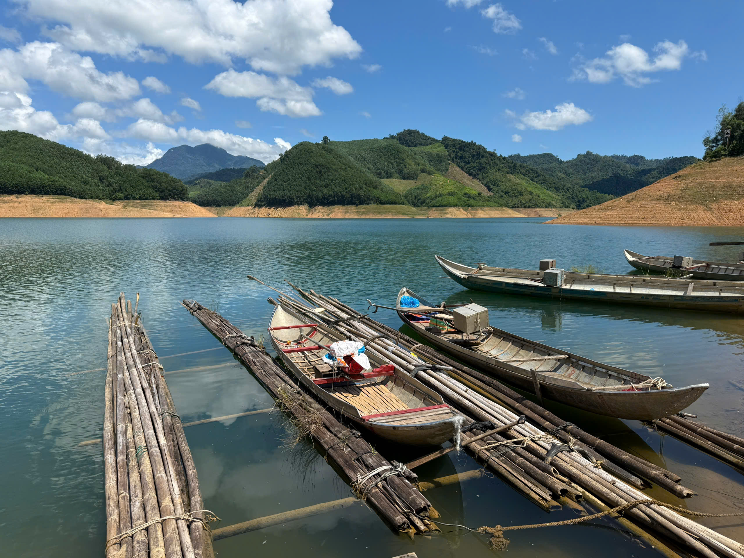 Quảng Ngãi đảm bảo an toàn đường thủy mùa mưa bão- Ảnh 1. Quảng Ngãi đảm bảo an toàn đường thủy mùa mưa bão- Ảnh 1.