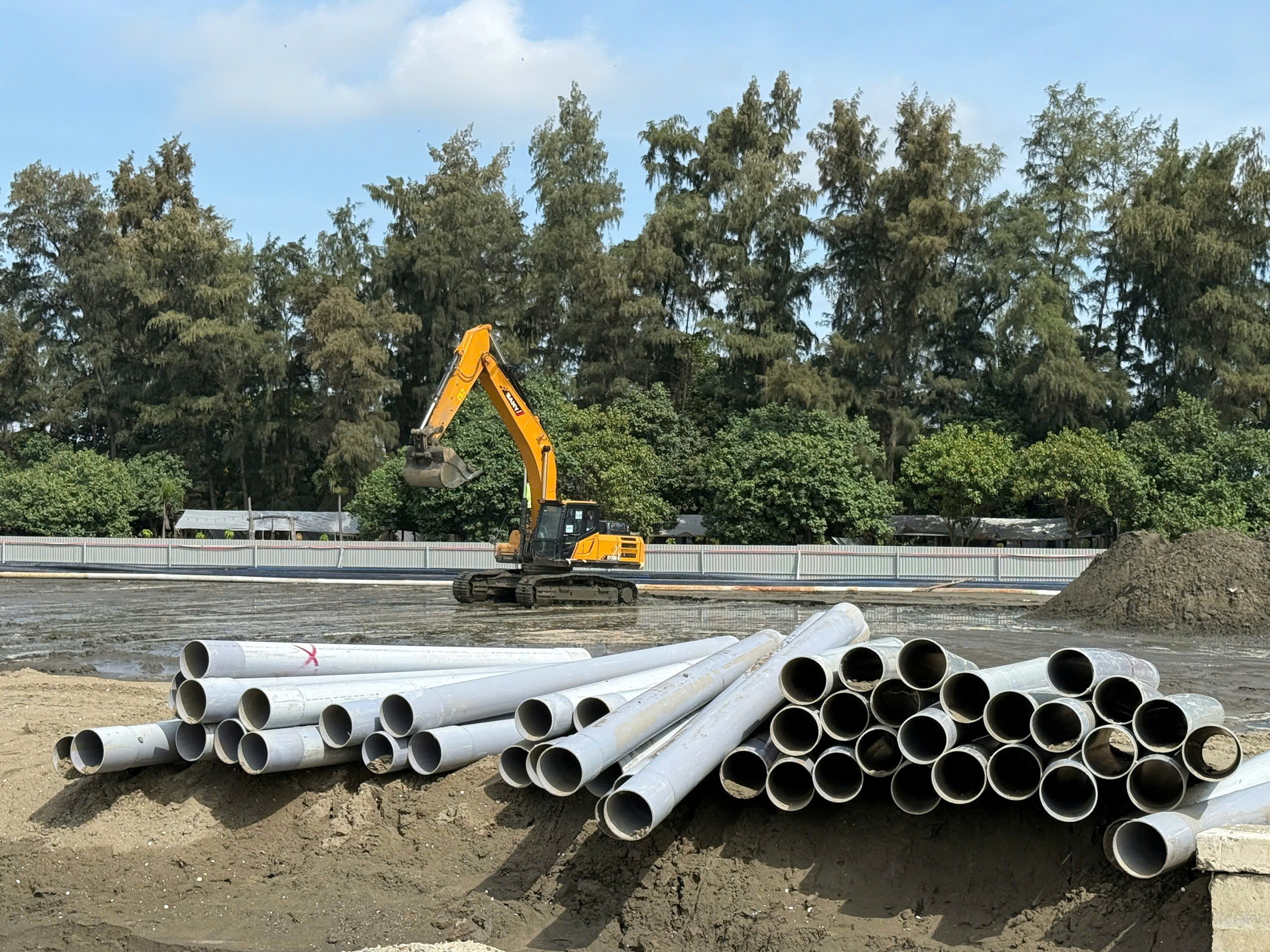 TP.HCM: Đại công trường Khu đô thị biển Cần Giờ sau 6 tháng khởi công- Ảnh 3. TP.HCM: Đại công trường Khu đô thị biển Cần Giờ sau 6 tháng khởi công- Ảnh 3.